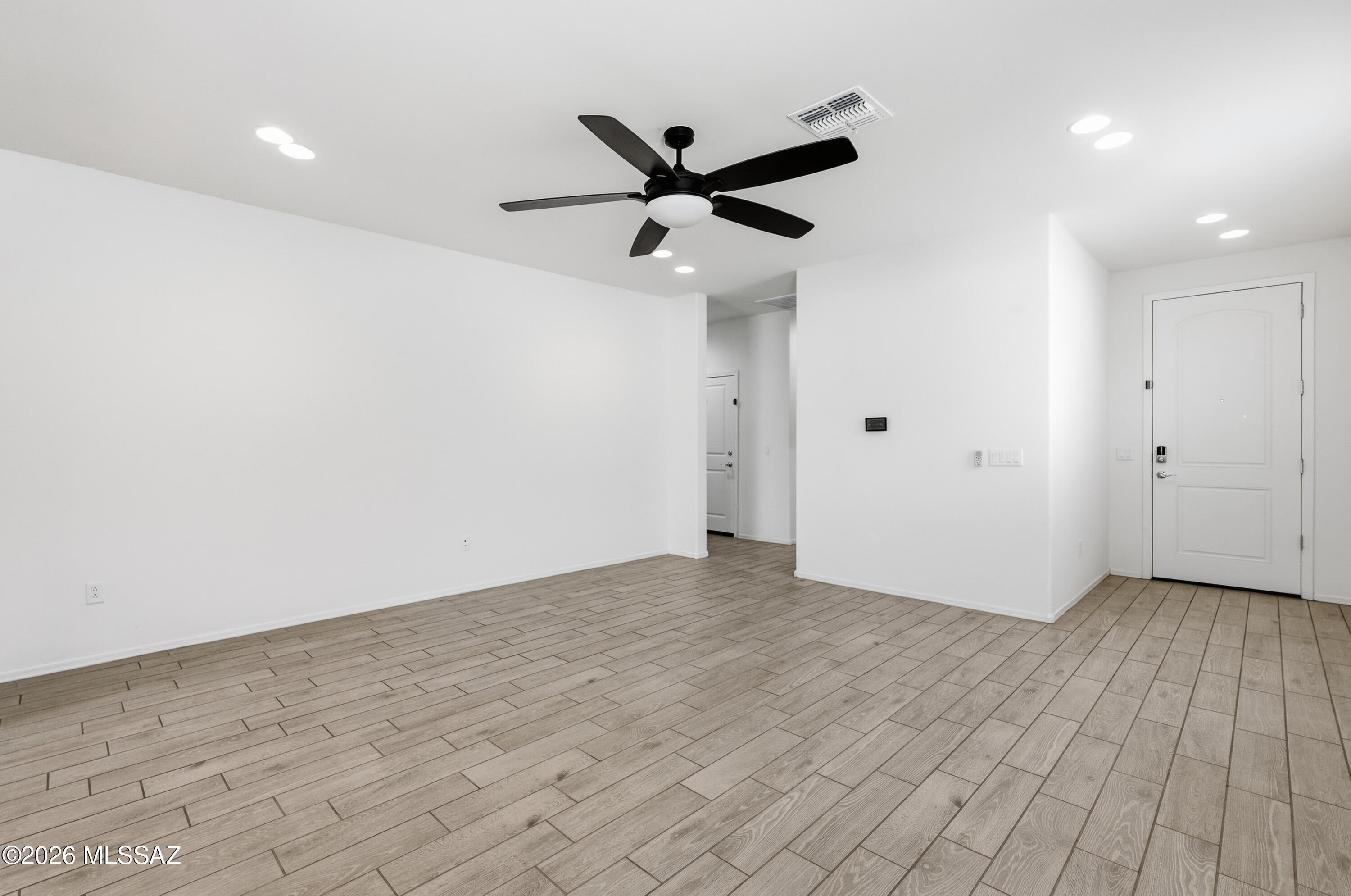 Entrada Del Rio - Residential Lease