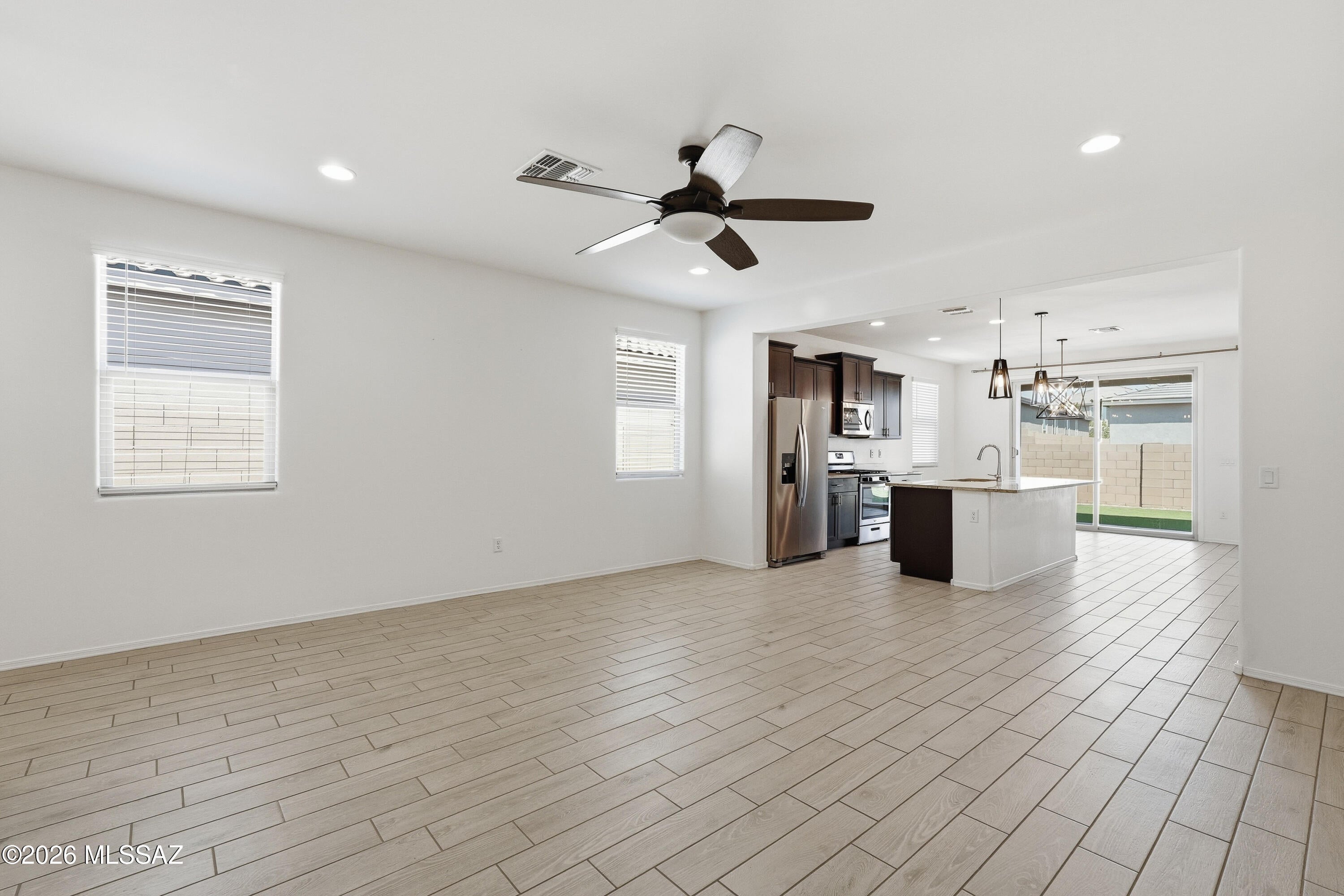 Entrada Del Rio - Residential Lease