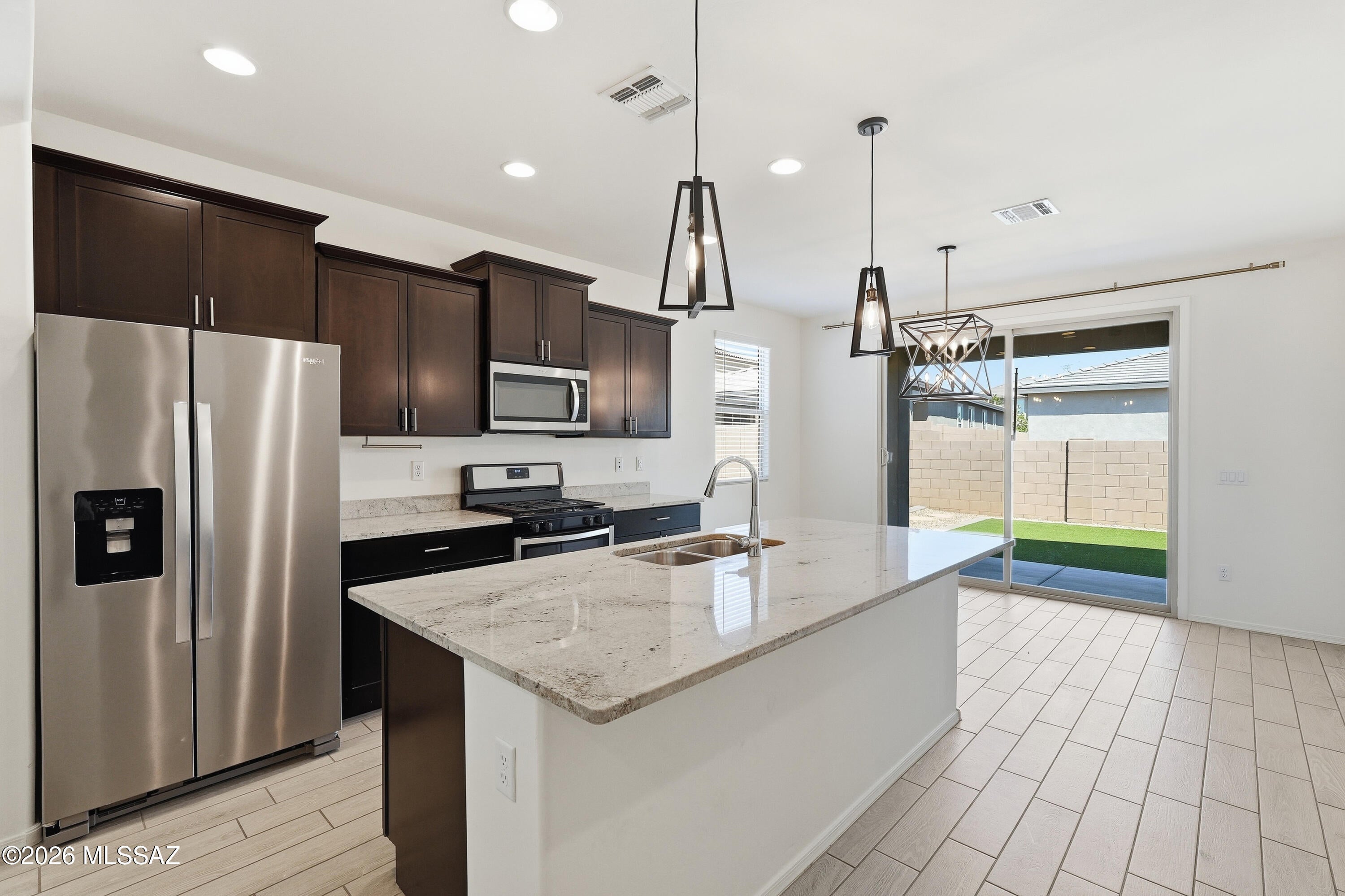 Entrada Del Rio - Residential Lease
