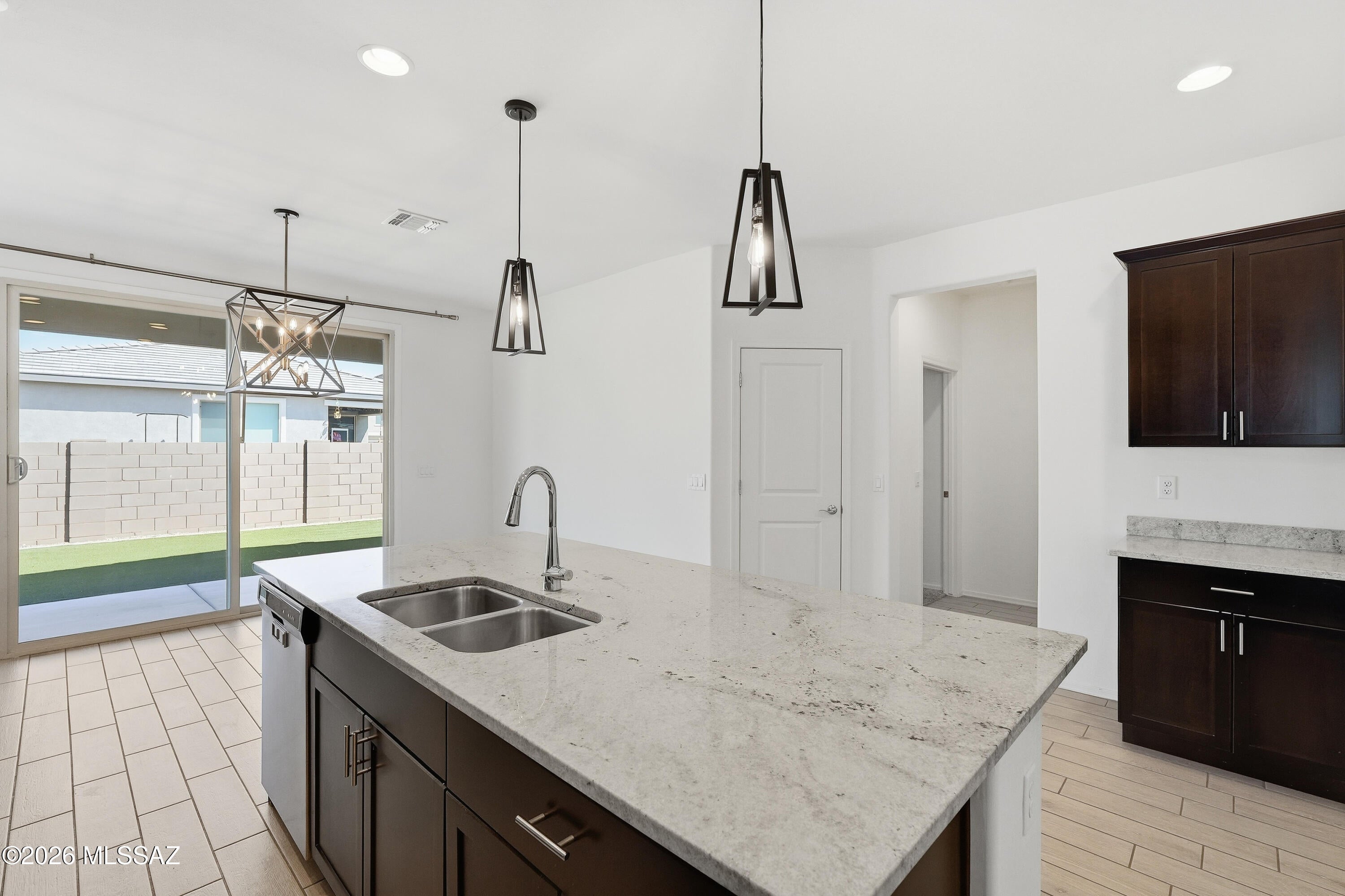 Entrada Del Rio - Residential Lease
