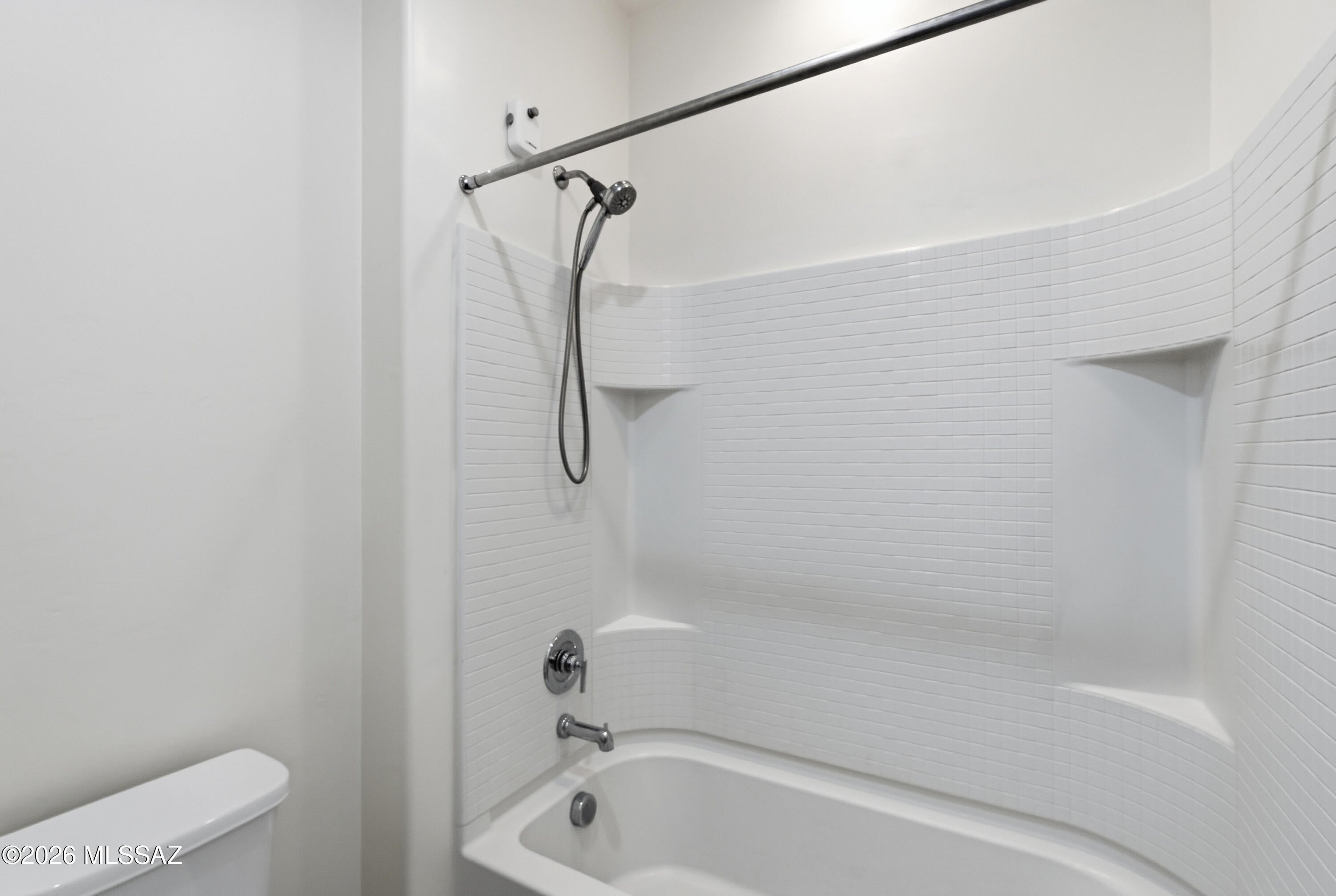 Entrada Del Rio - Residential Lease