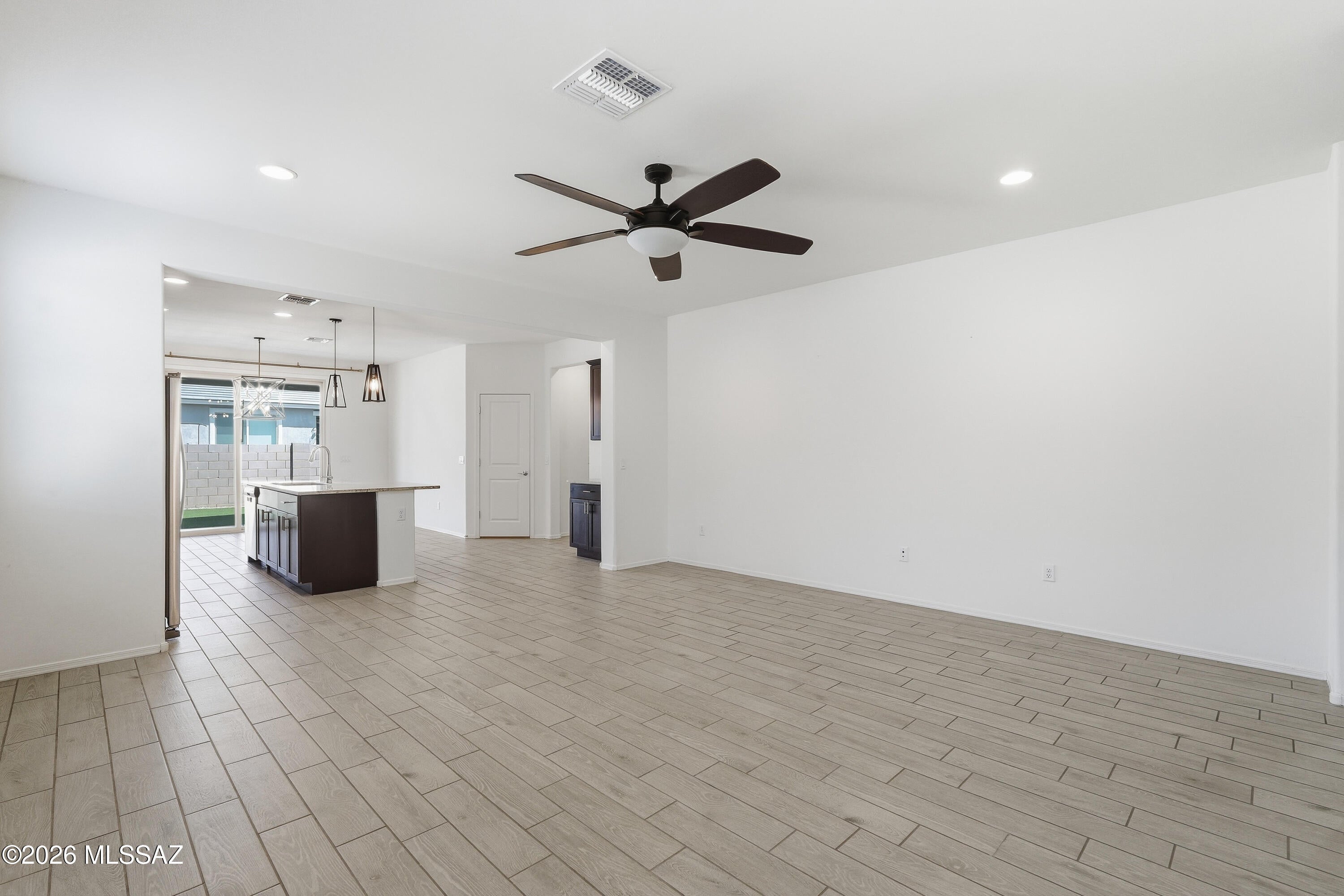 Entrada Del Rio - Residential Lease