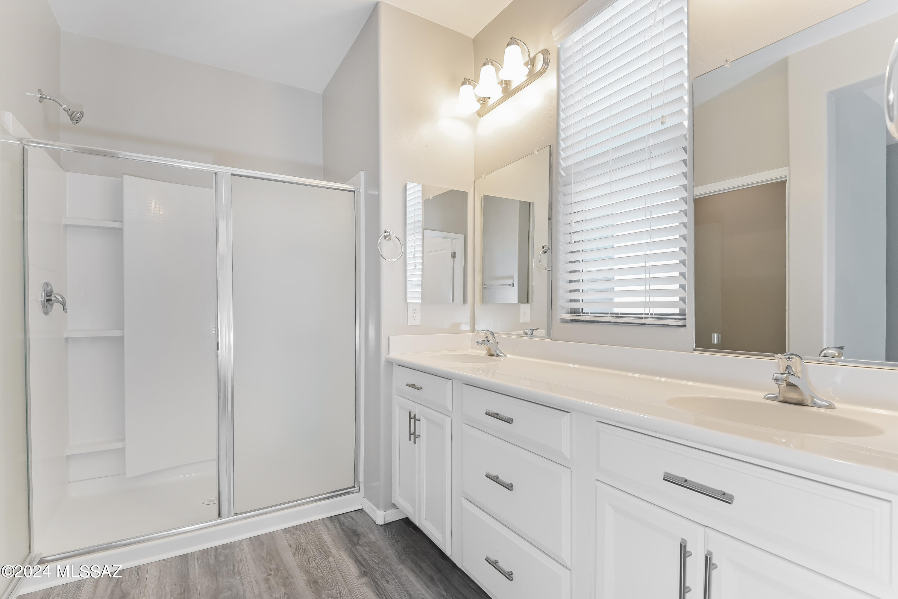 La Estancia De Tucson (1-330) - Residential Lease