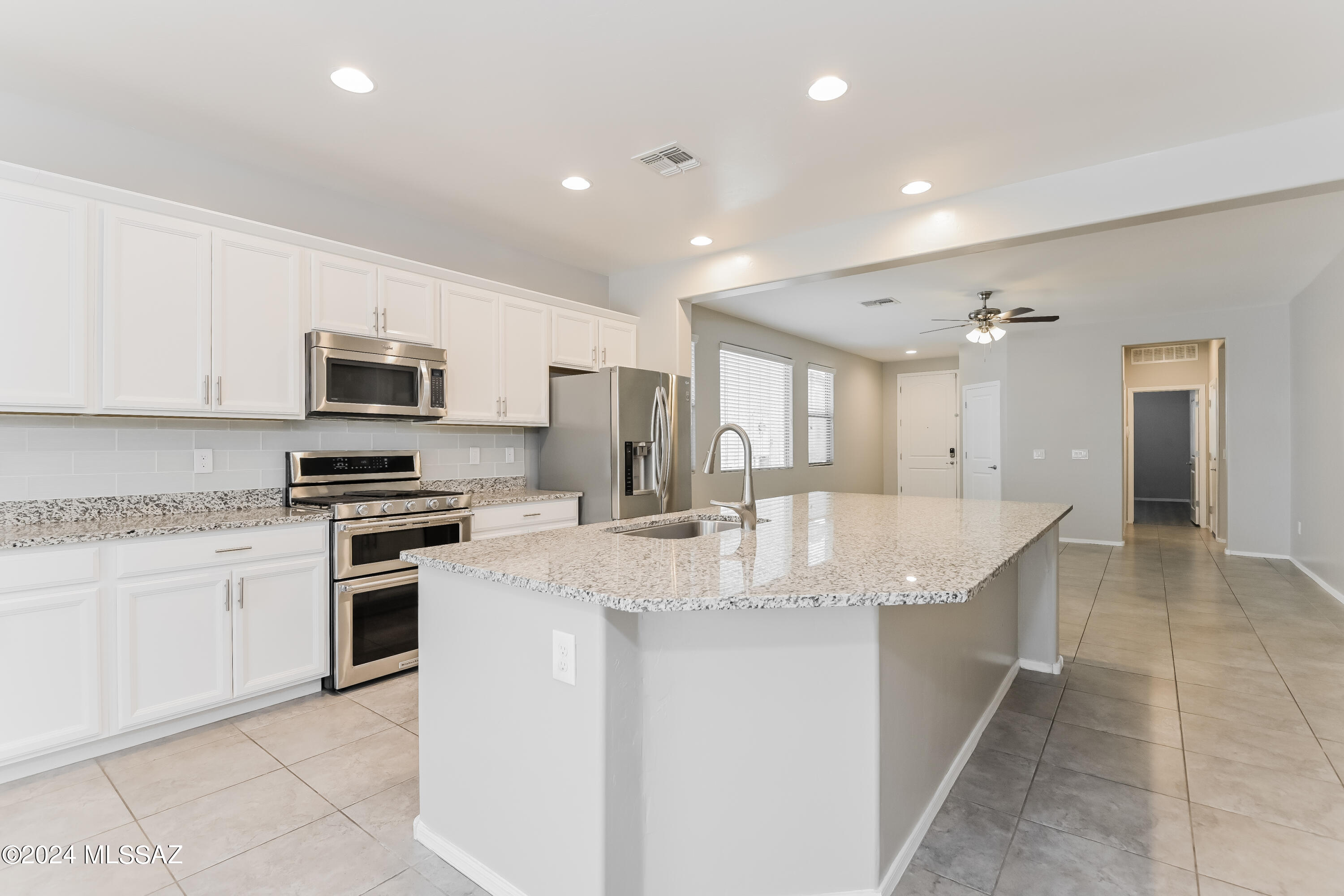 La Estancia De Tucson (1-330) - Residential Lease