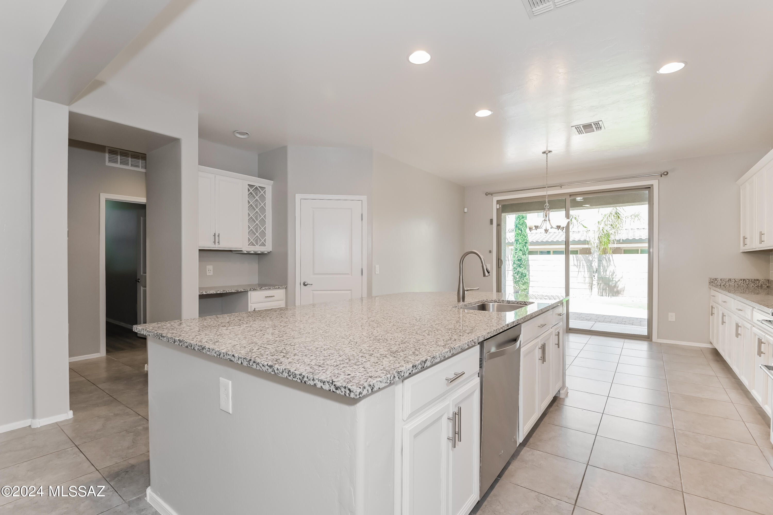 La Estancia De Tucson (1-330) - Residential Lease