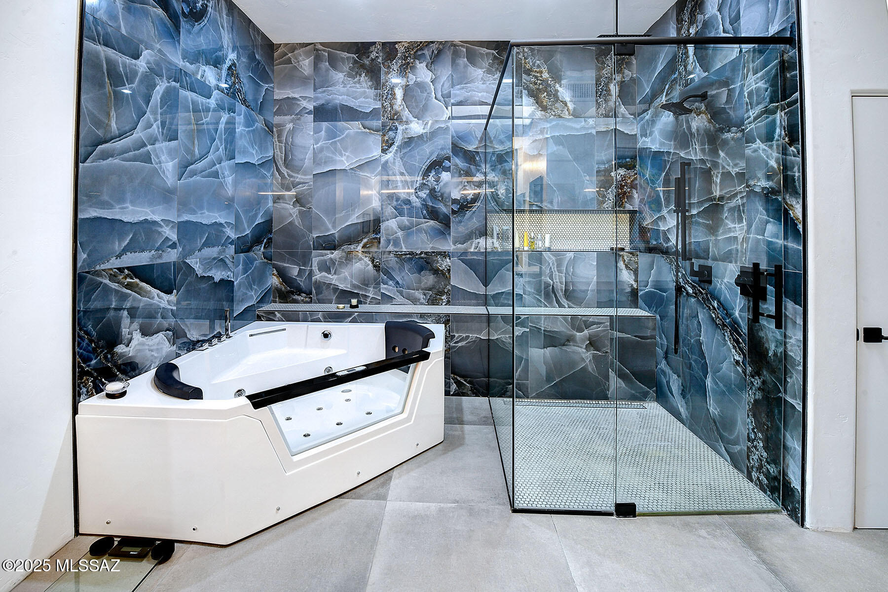 El Diamante II (1-40) - Residential