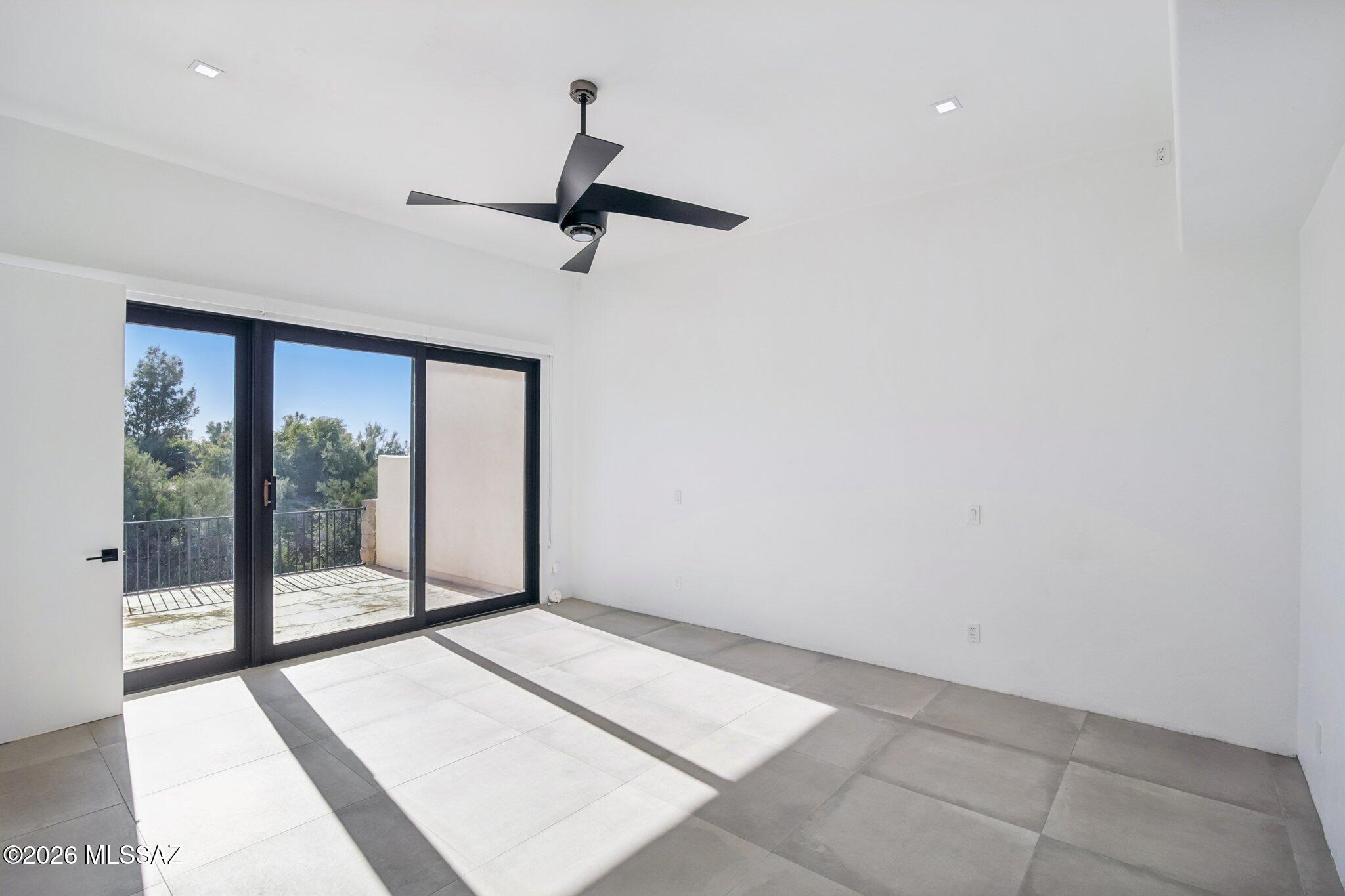 El Diamante II (1-40) - Residential