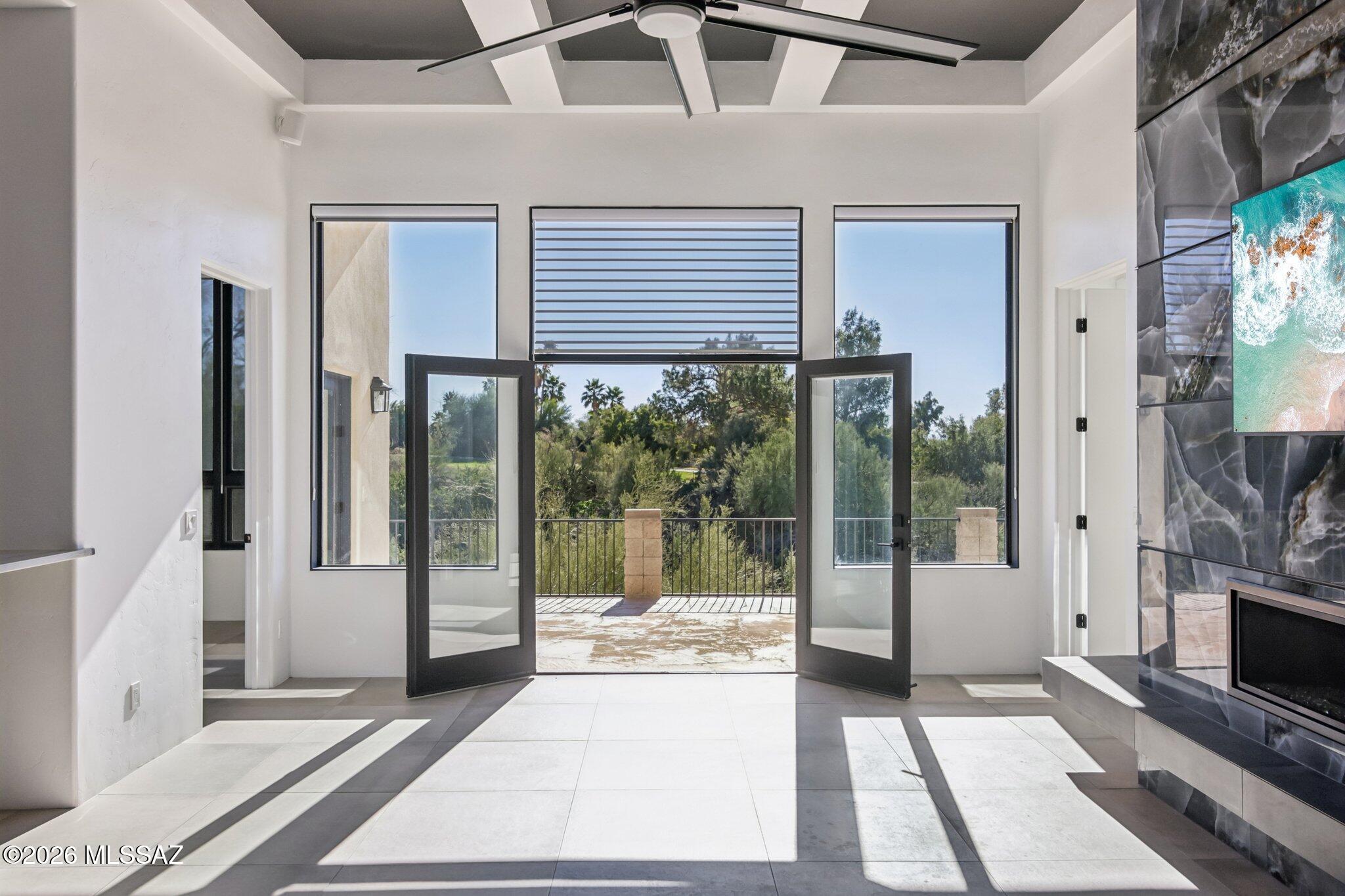 El Diamante II (1-40) - Residential