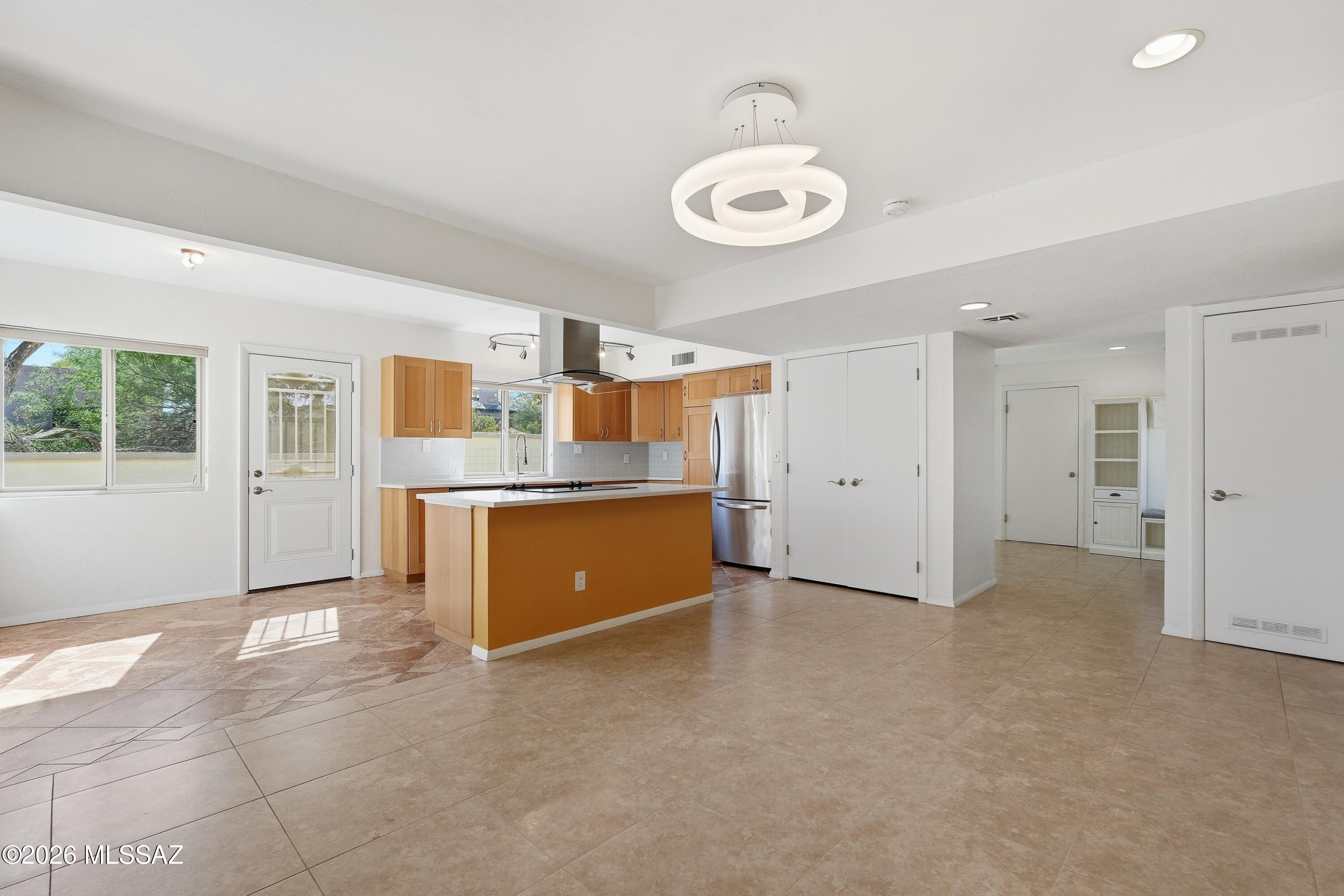 Colonia Verde (13-17) - Residential