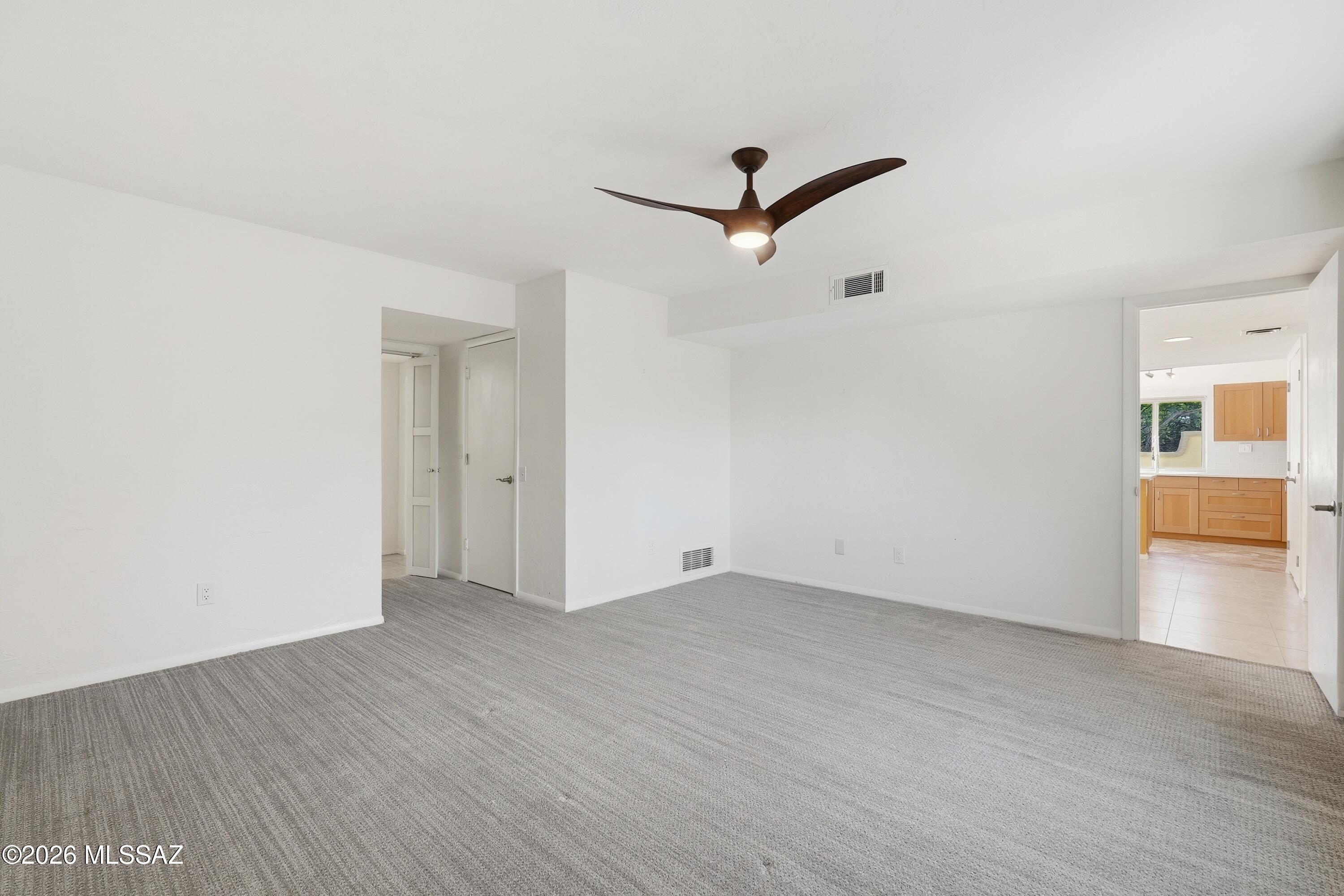 Colonia Verde (13-17) - Residential