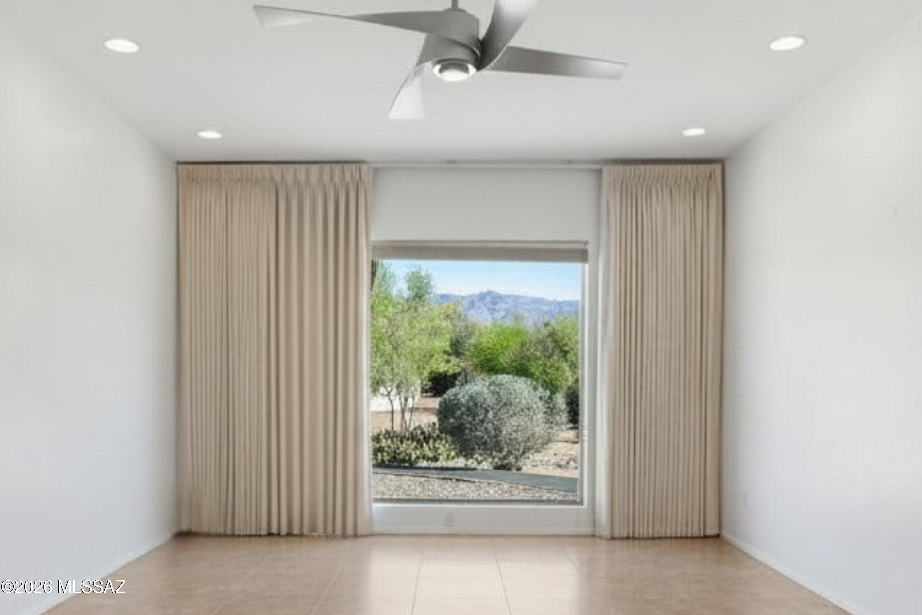 Colonia Verde (13-17) - Residential