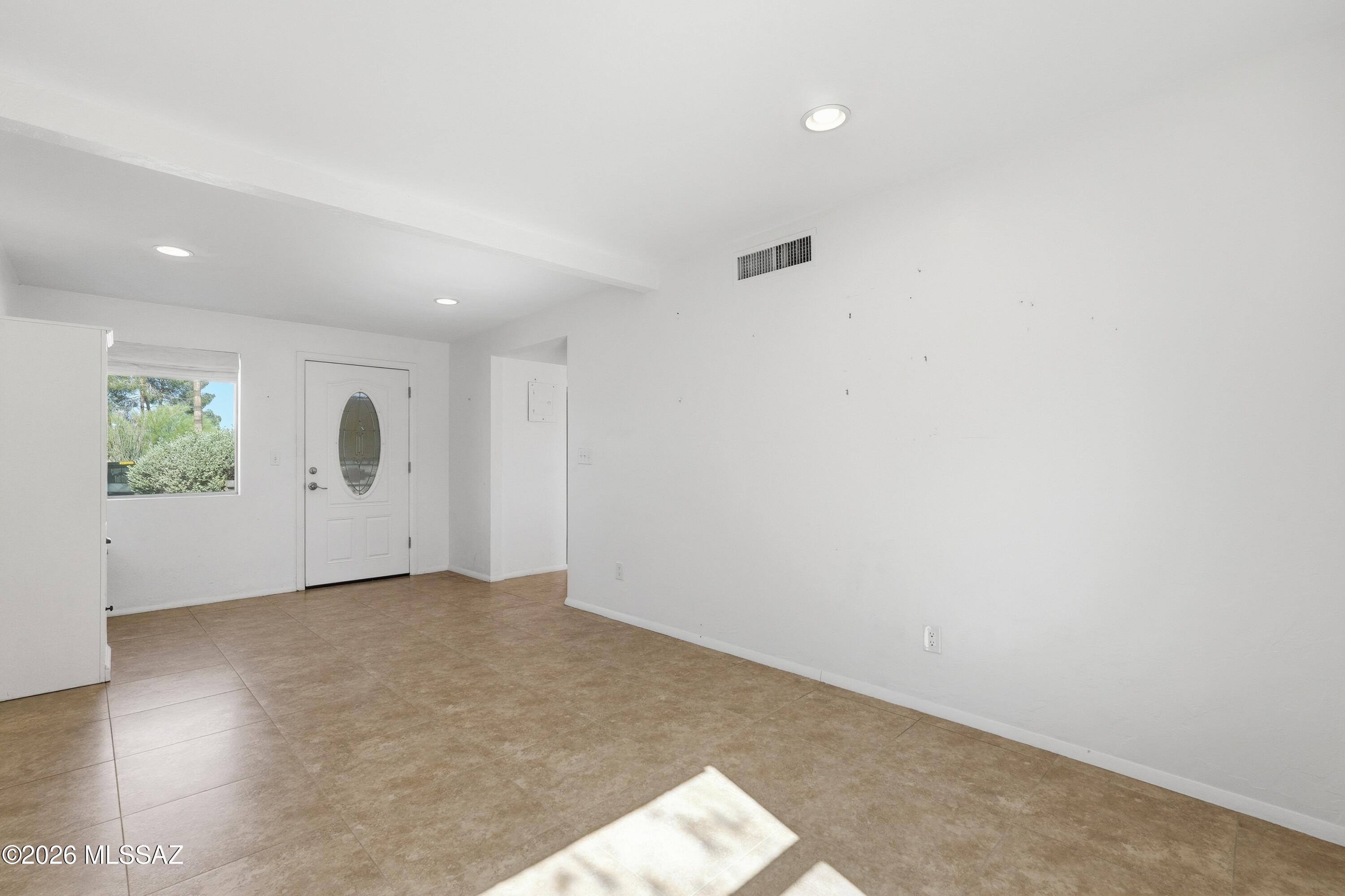 Colonia Verde (13-17) - Residential