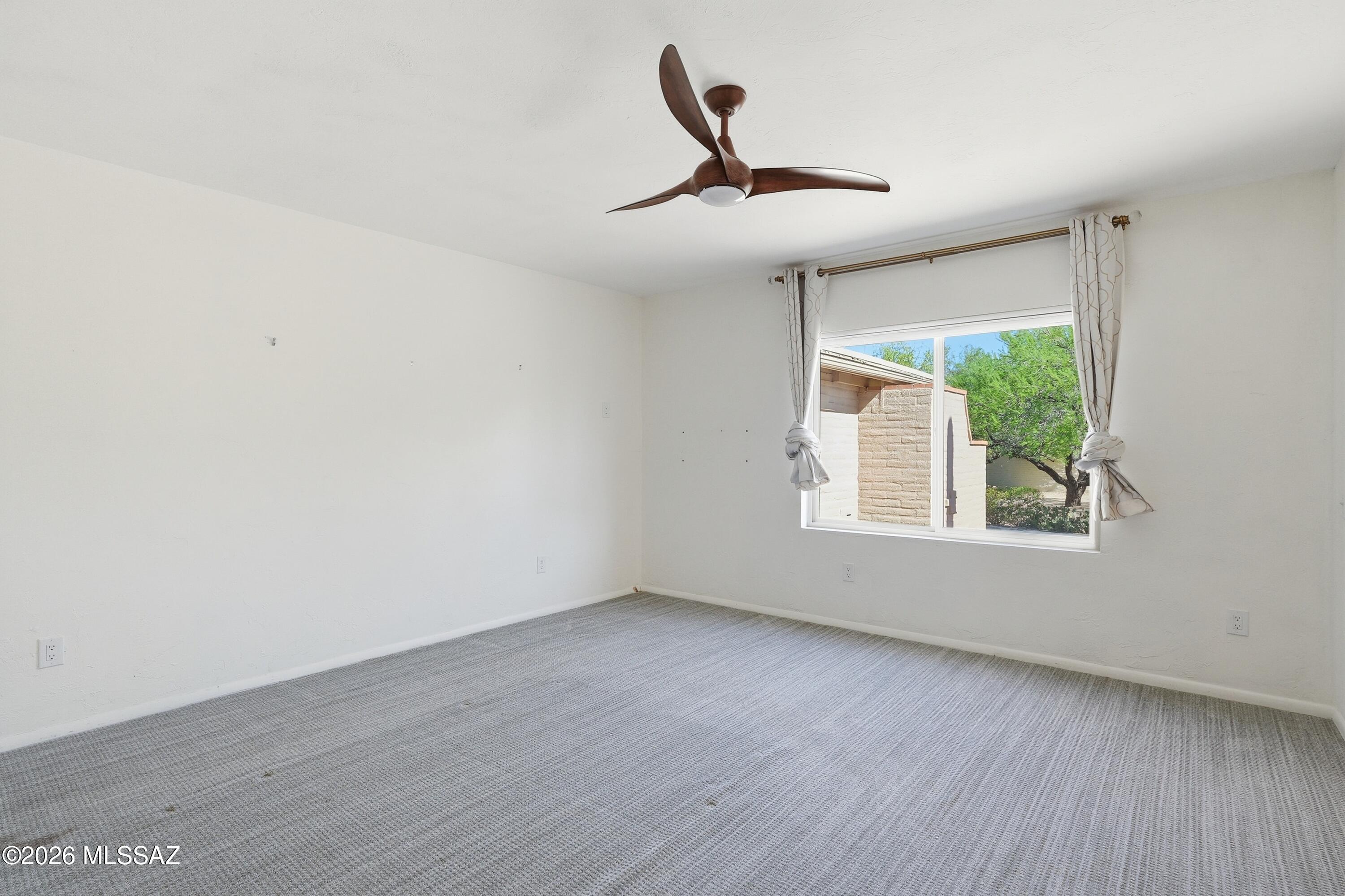 Colonia Verde (13-17) - Residential