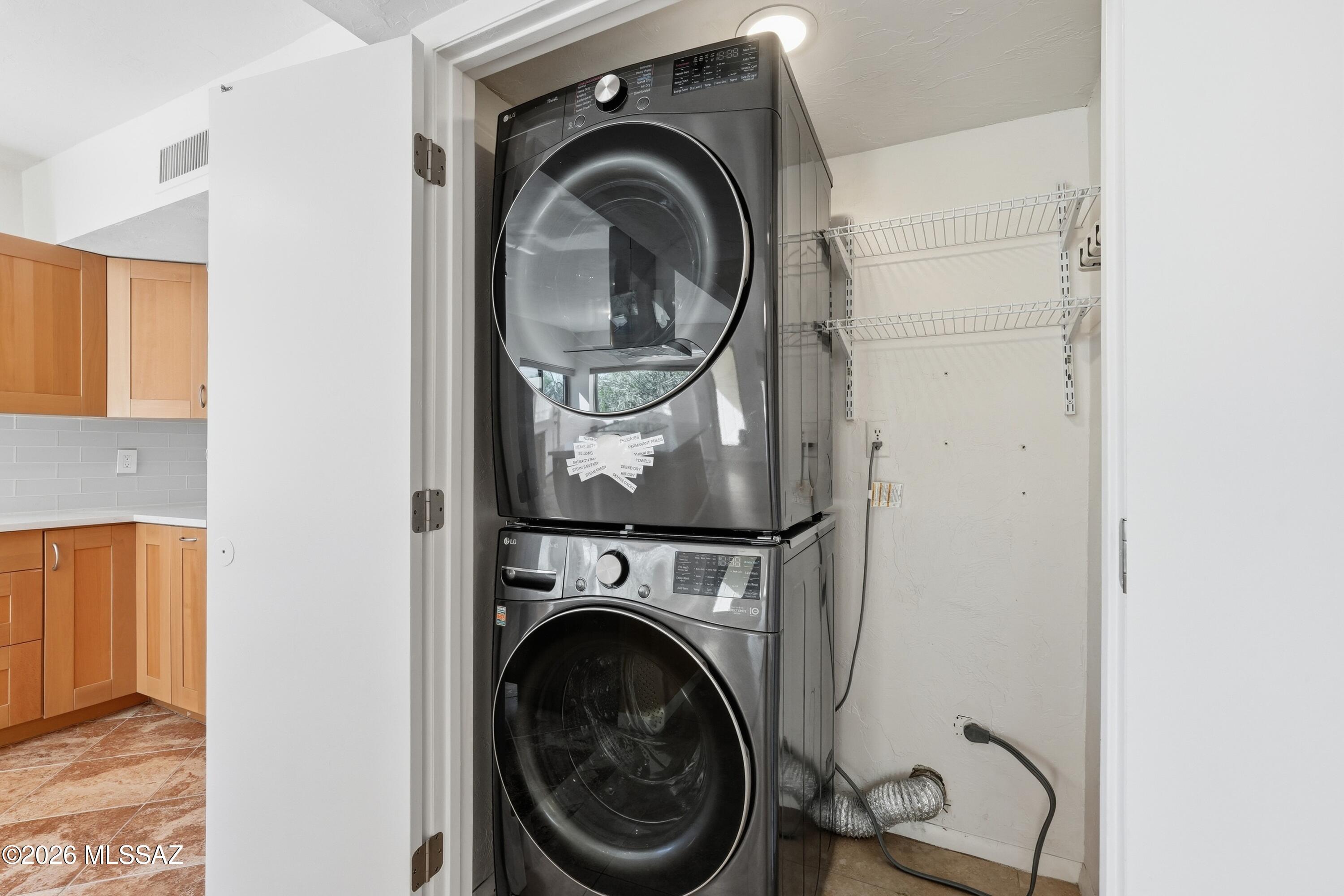 Colonia Verde (13-17) - Residential