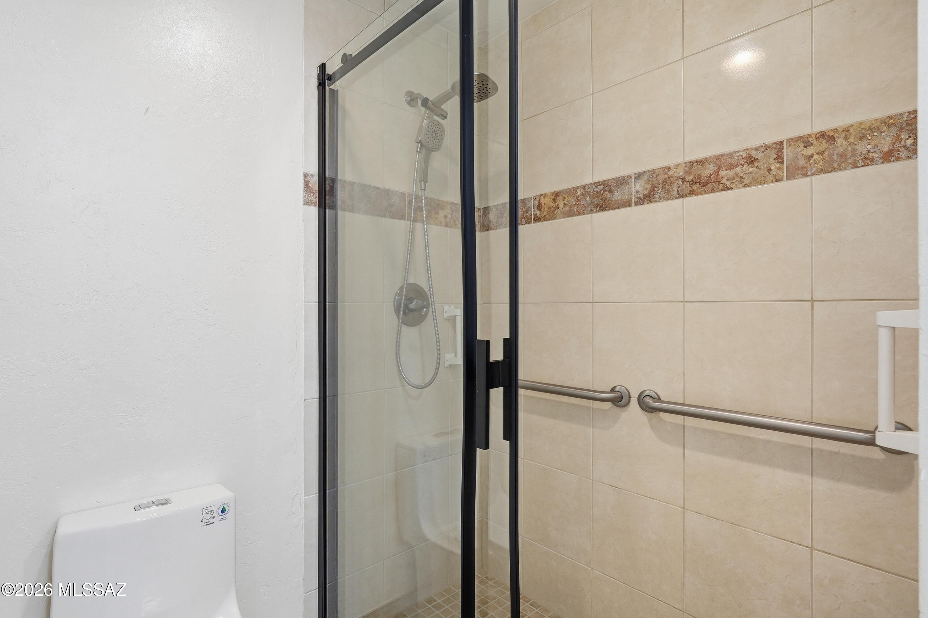 Colonia Verde (13-17) - Residential