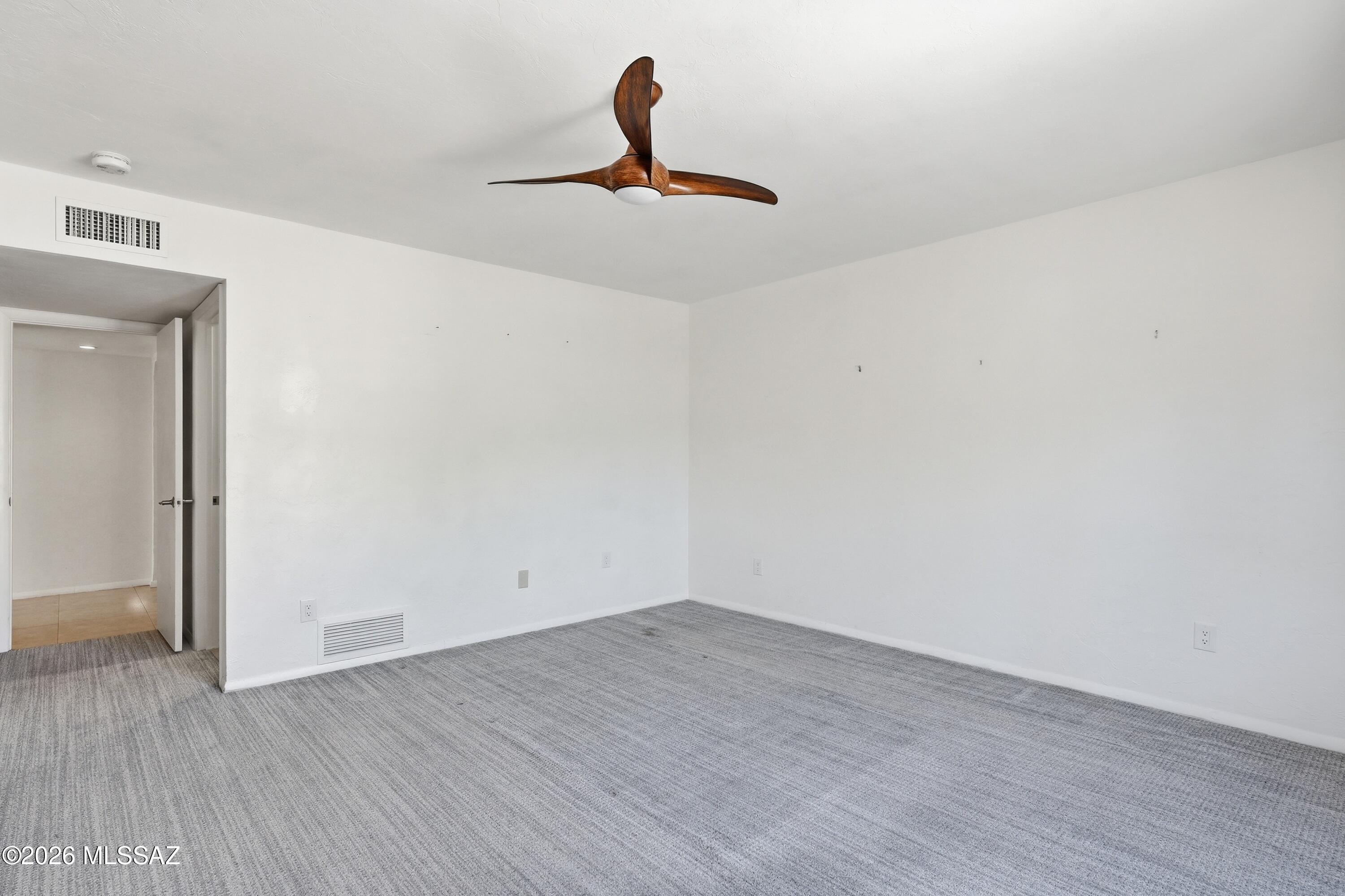 Colonia Verde (13-17) - Residential