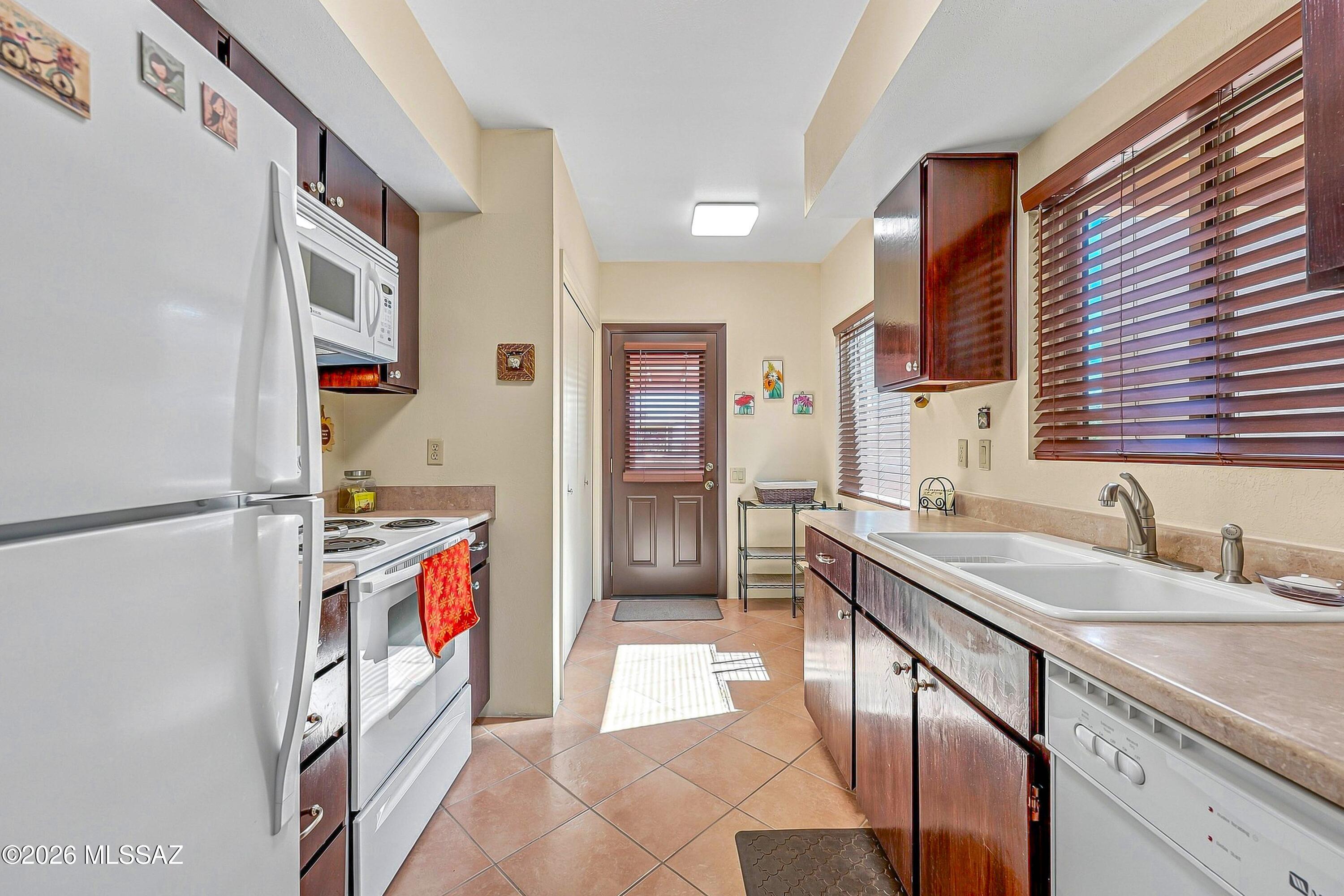 Green Valley Desert Meadows Townhouses (82-197) - Residential