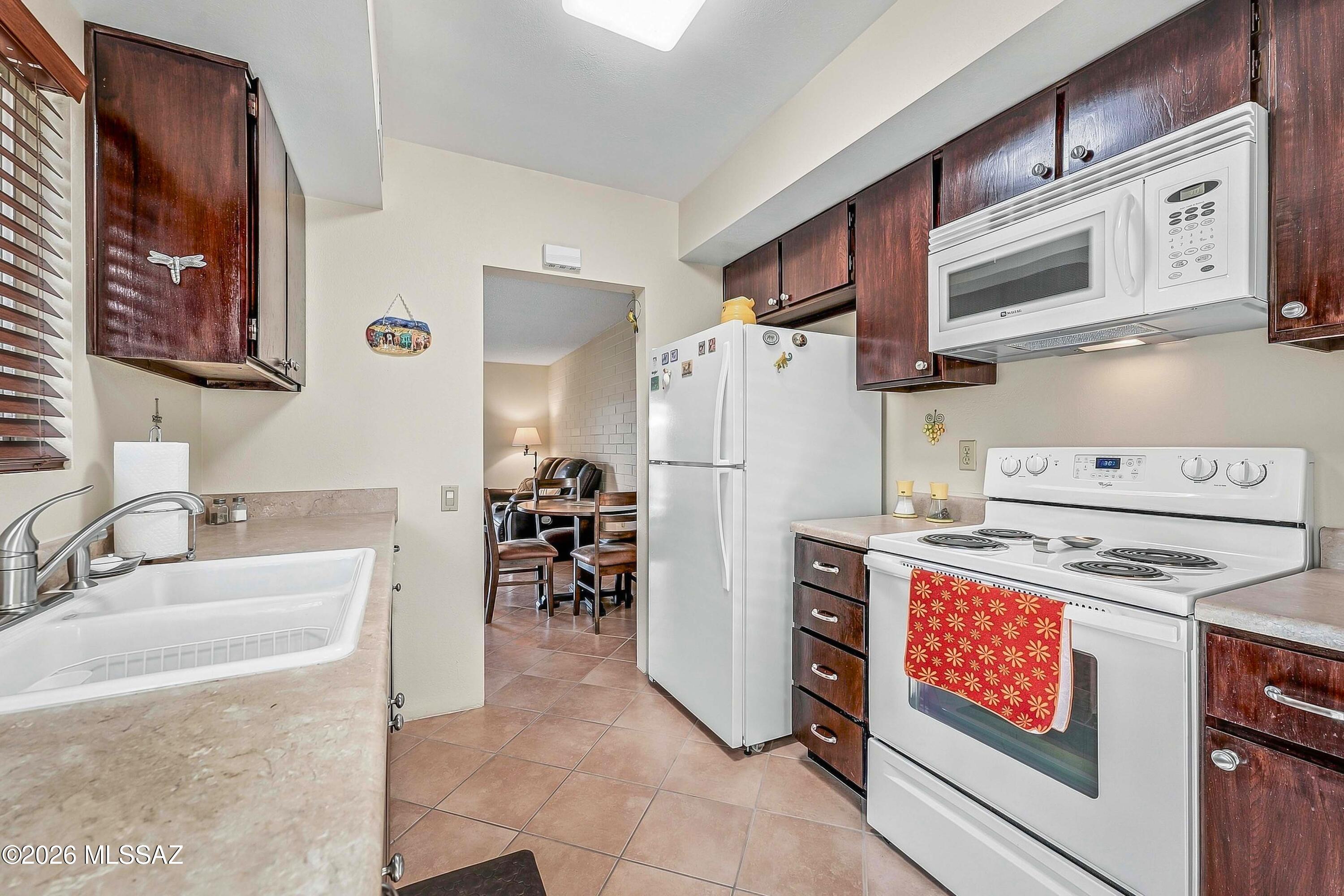 Green Valley Desert Meadows Townhouses (82-197) - Residential