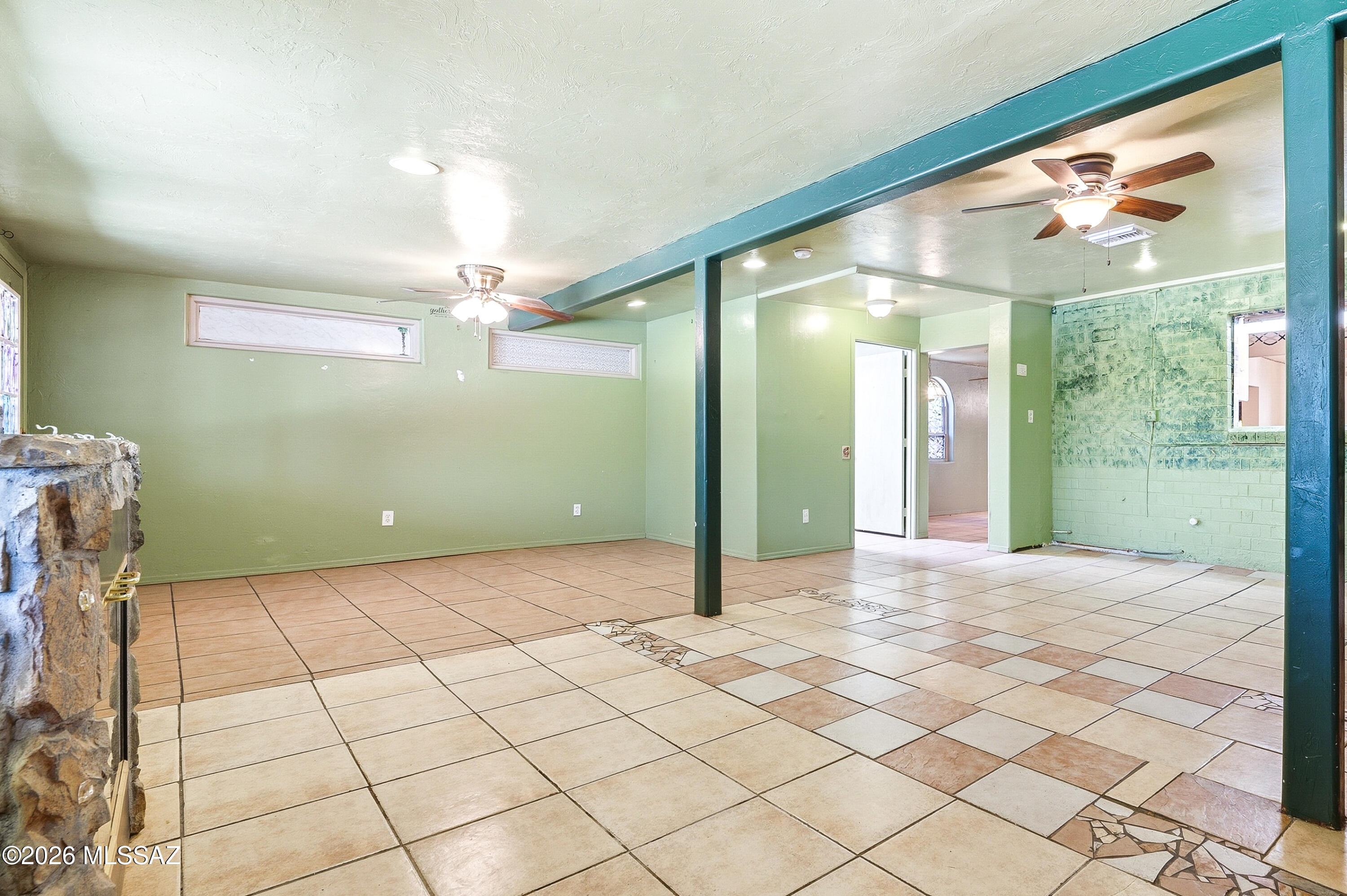 Country Club Manor - Residential
