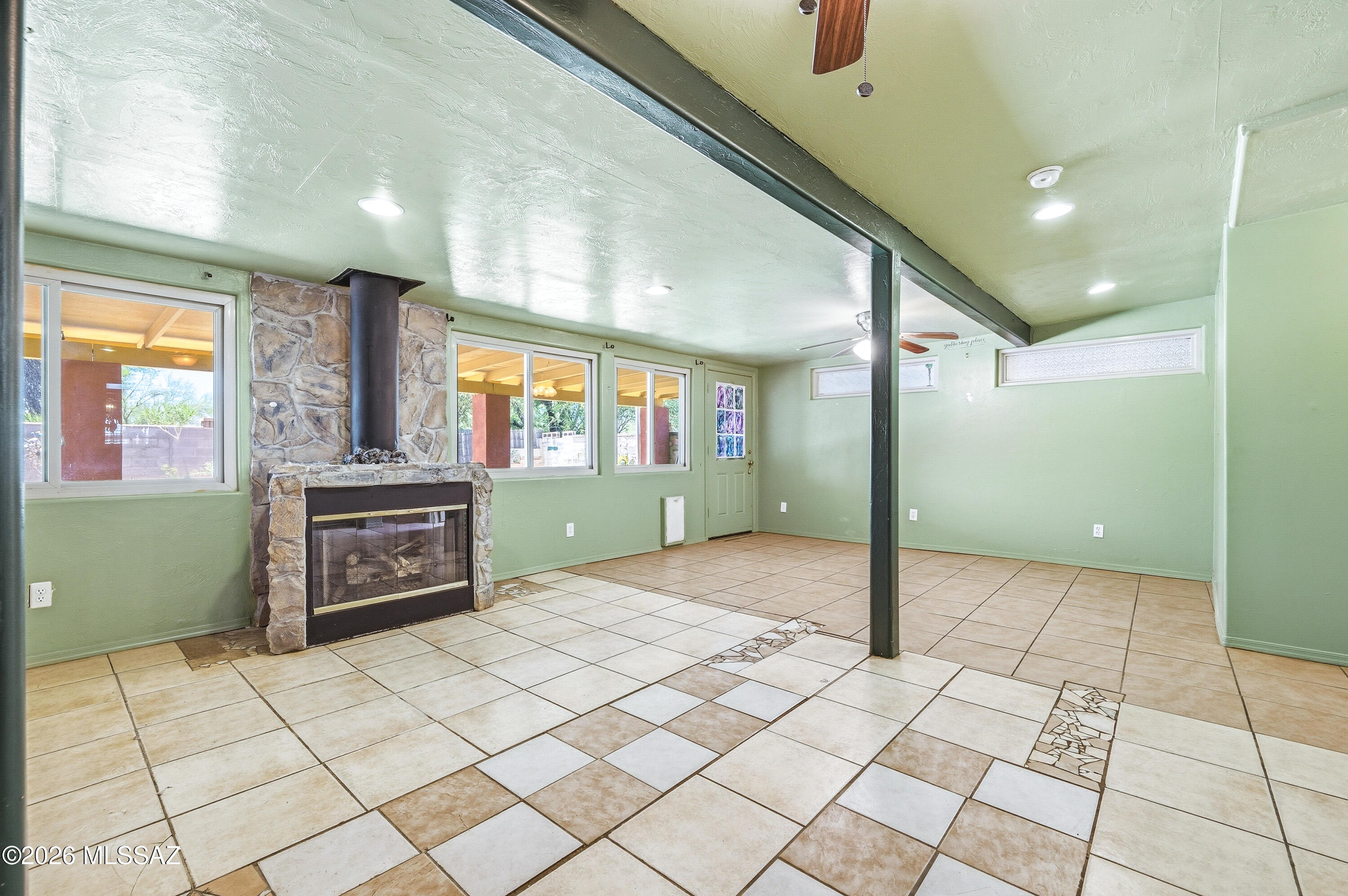 Country Club Manor - Residential