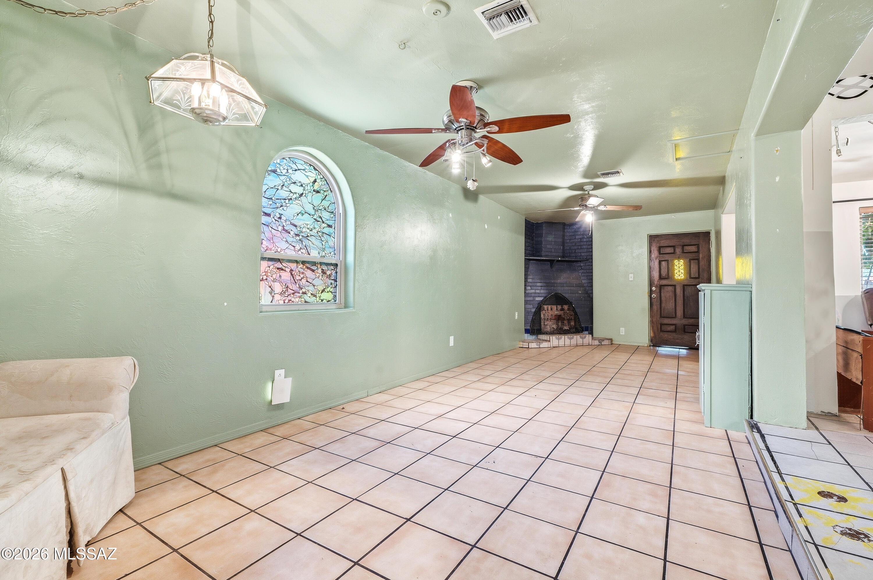 Country Club Manor - Residential
