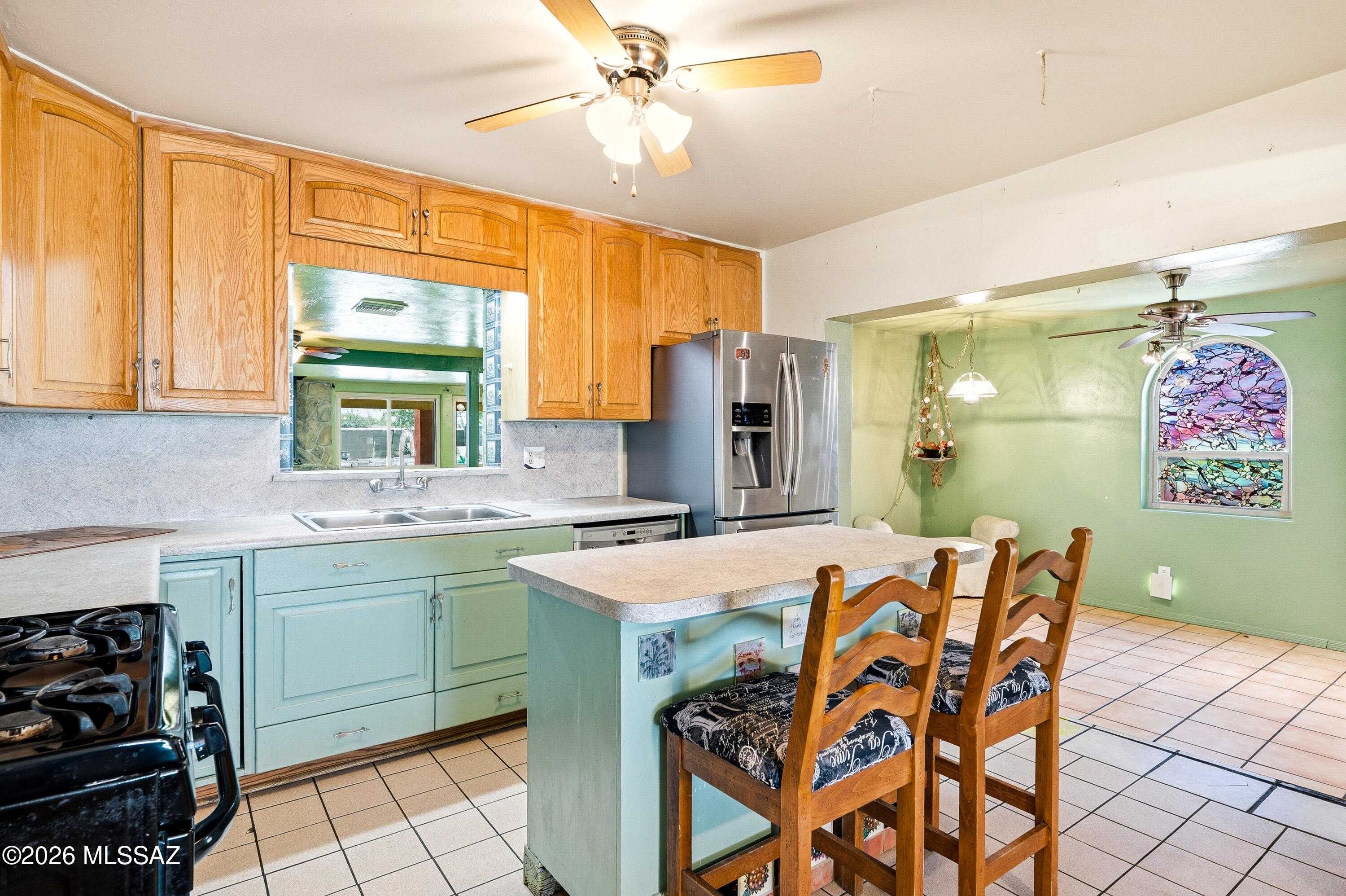 Country Club Manor - Residential
