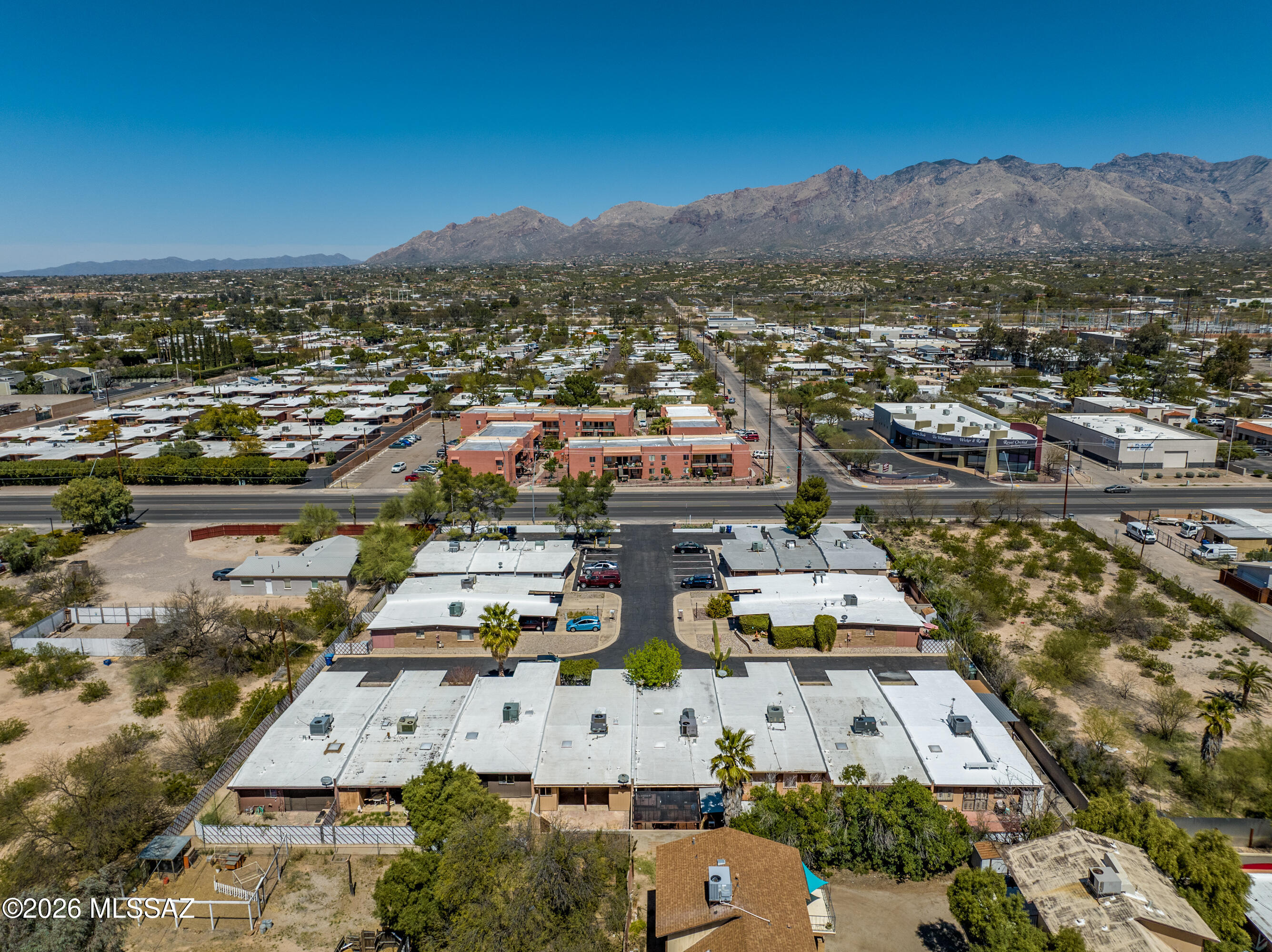 Ft. Lowell Gardens Twnhss. (1-18) - Residential Lease