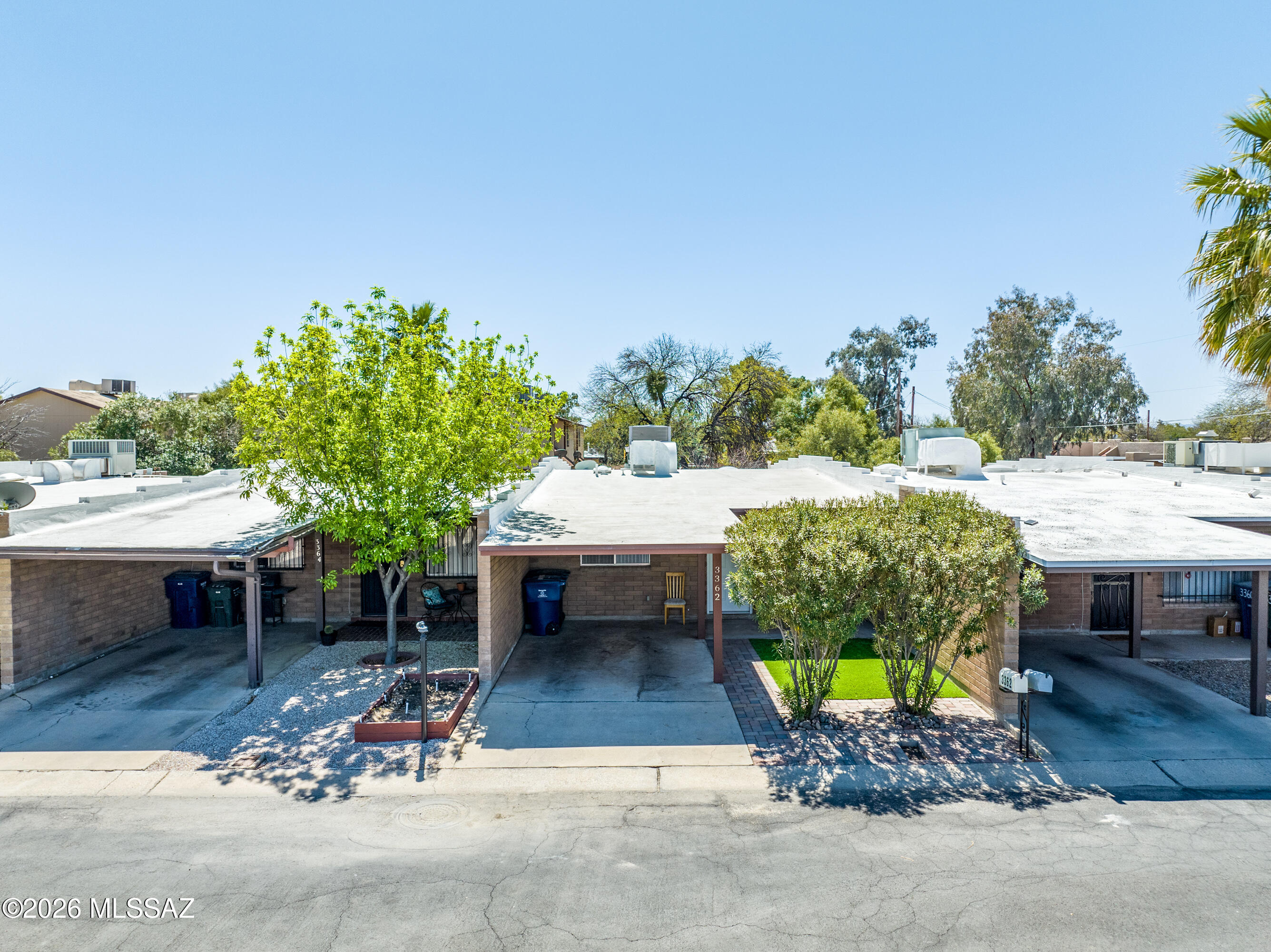 Ft. Lowell Gardens Twnhss. (1-18) - Residential Lease