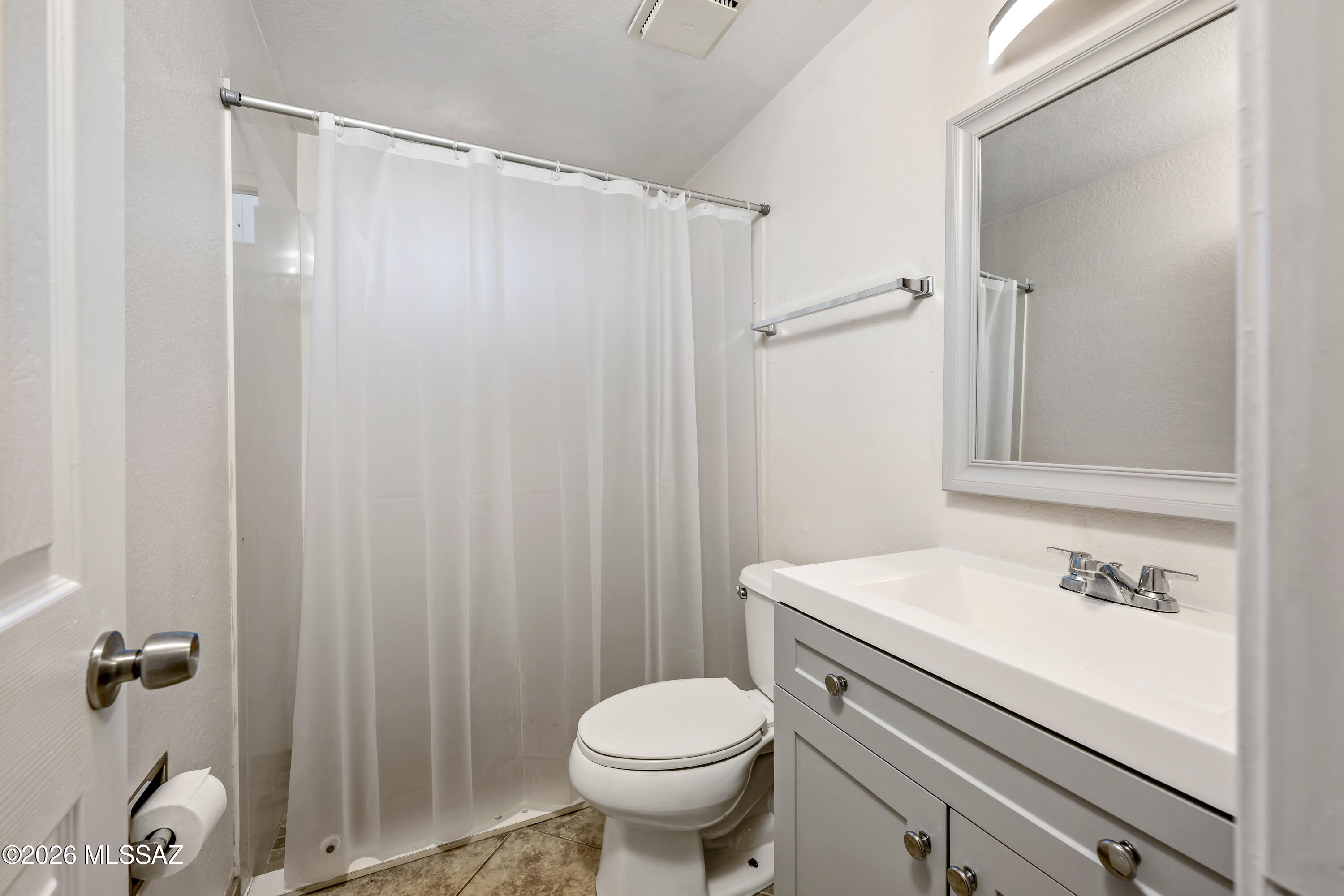 Ft. Lowell Gardens Twnhss. (1-18) - Residential Lease
