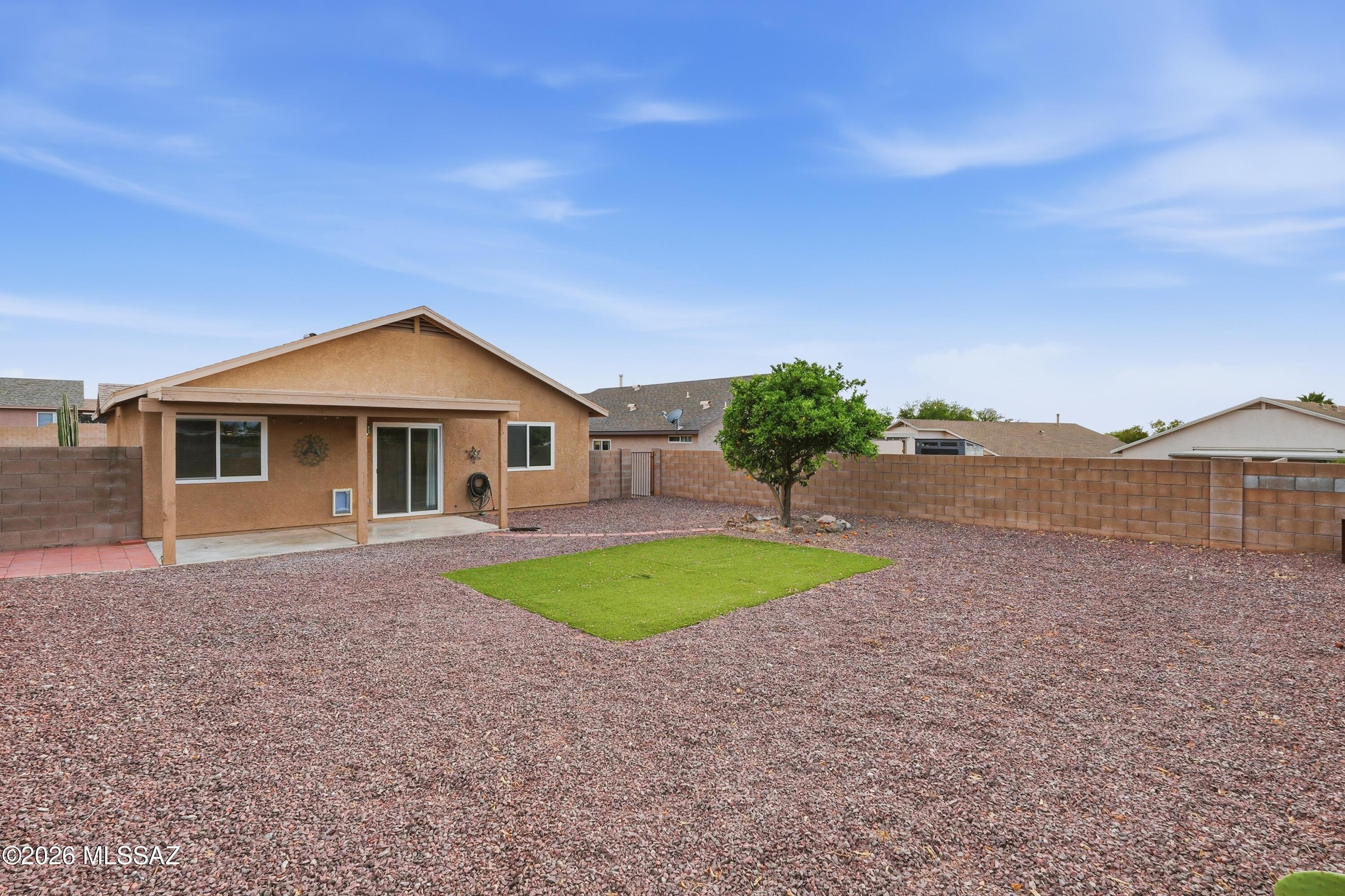 Mirabella (1-102) - Residential Lease