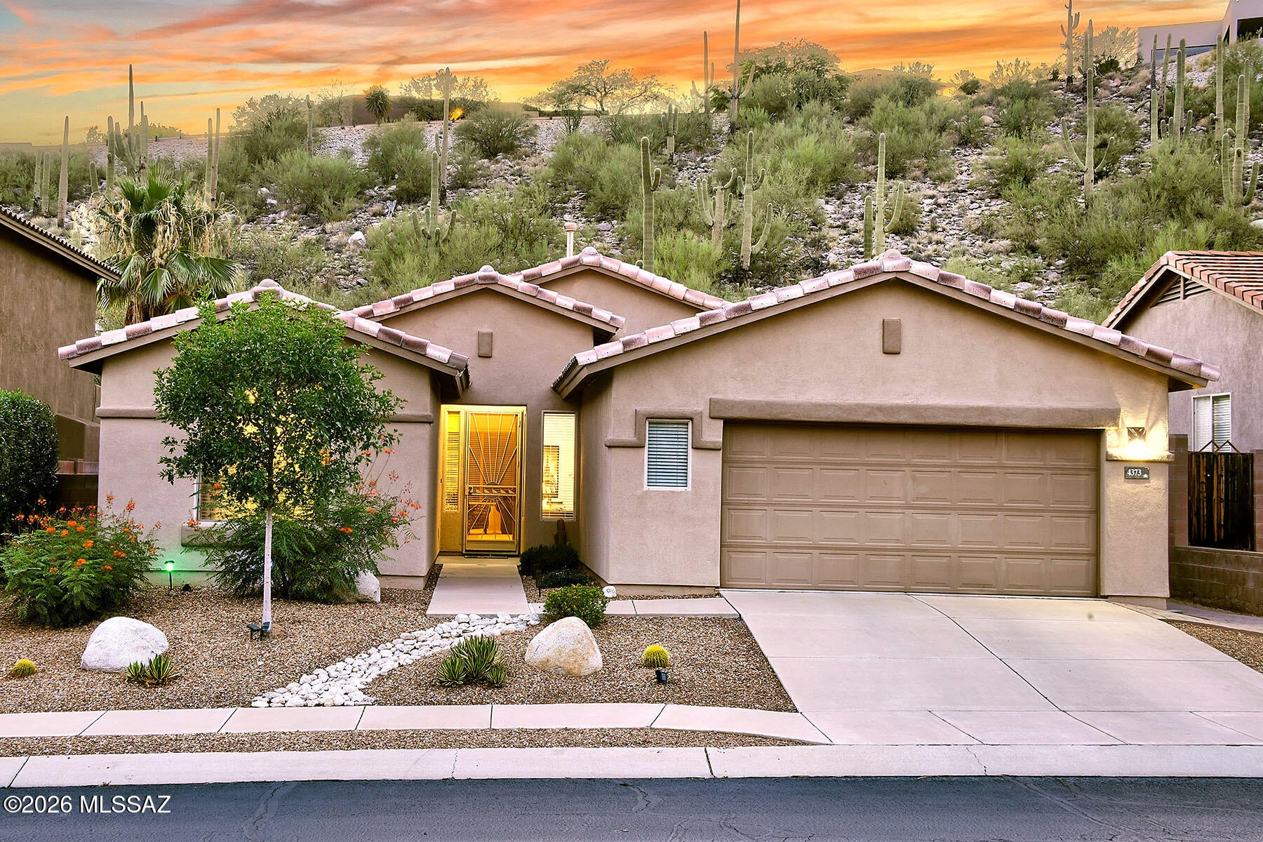 Sabino Mountain (1-290) - Residential