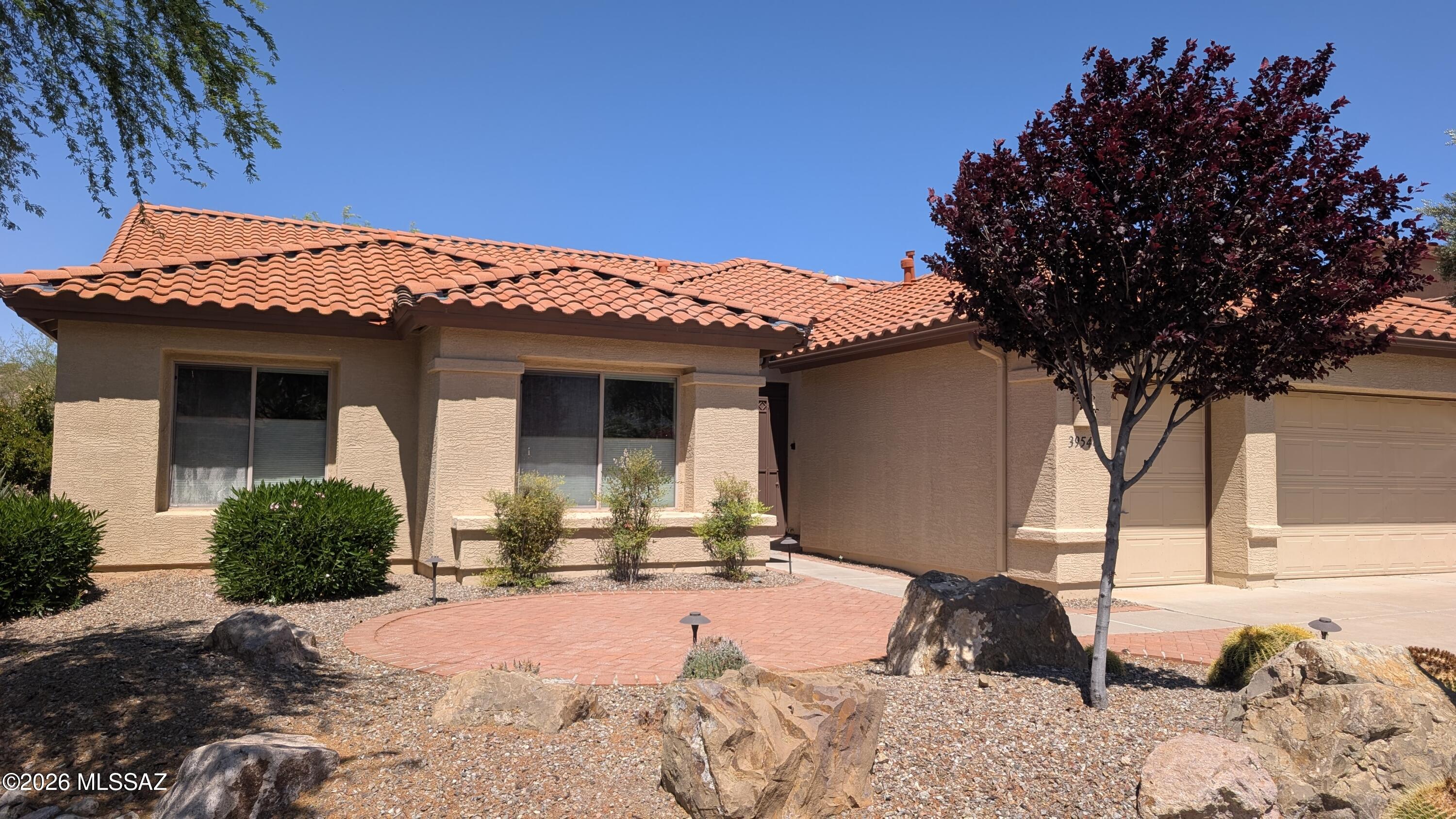 UNFURNISHED Montana Model BACKING TO LUSH OPEN DESERT! This is the larger model- 3 Bedrooms PLUS a BIG DEN/OFFICE. Living Room, Family Room, Dining, Bright, Open Kitchen with Island and adjacent Breakfast Nook. Laundry Room with Washer and Dryer included. Extended Garage with almost a FULL THIRD BAY- LOTS of STORAGE area! If you're looking for a place to live while you are shopping for a Resale, Building New, doing a major Remodel, or just want to come explore the incredible SaddleBrooke Lifestyle- WE DO FLEXIBLE LEASES to coordinate with your timing needs! Contact LIsting Broker for your personal Tour TODAY!