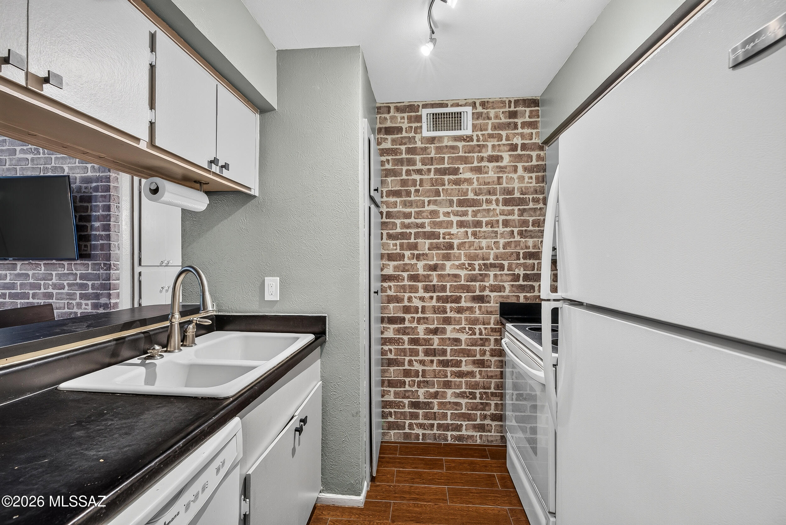 Las Colinas Condominiums - Residential