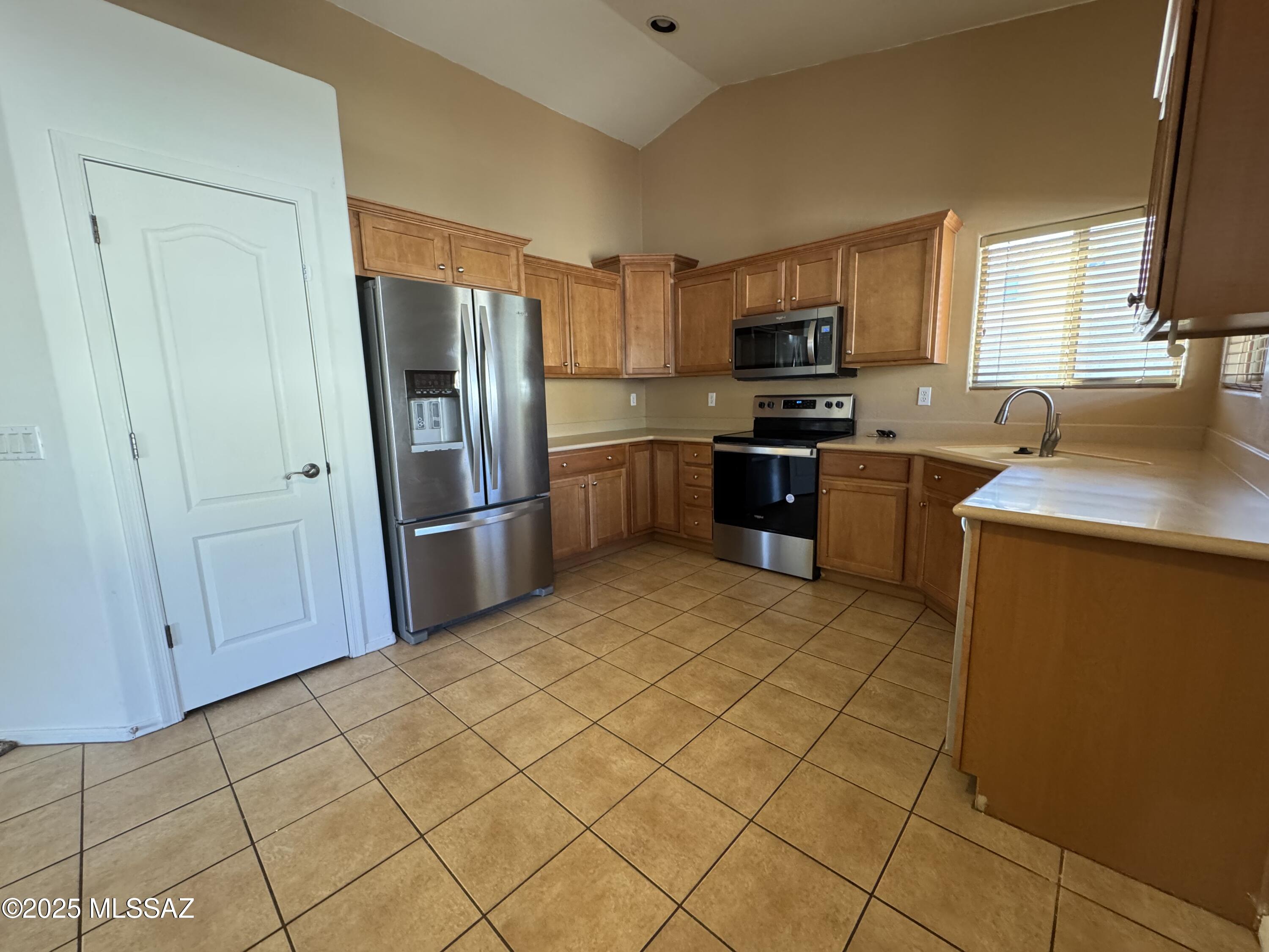 Vista Montana Estates - Residential Lease