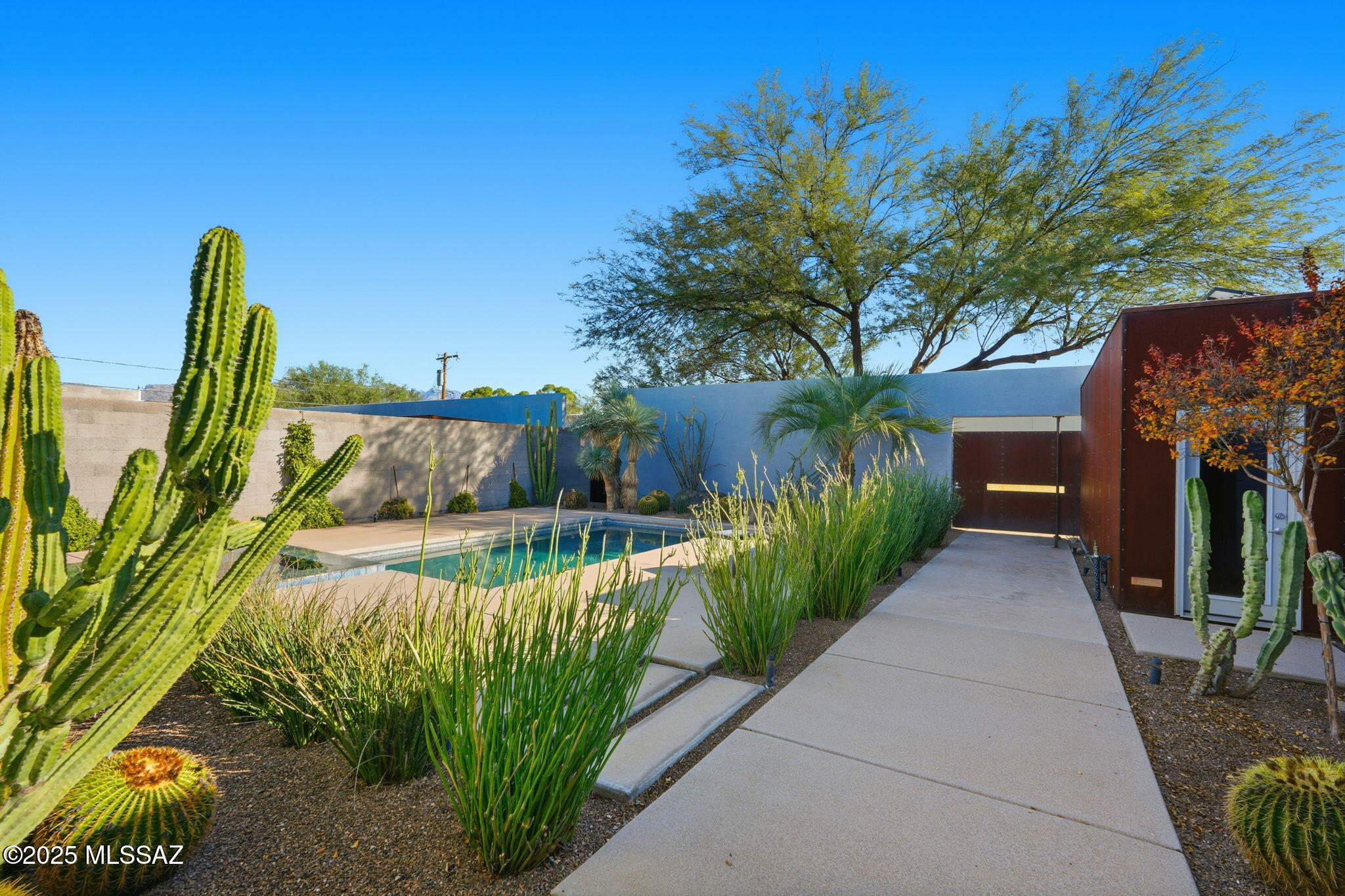Catalina Poultry Acres NO 2 - Residential