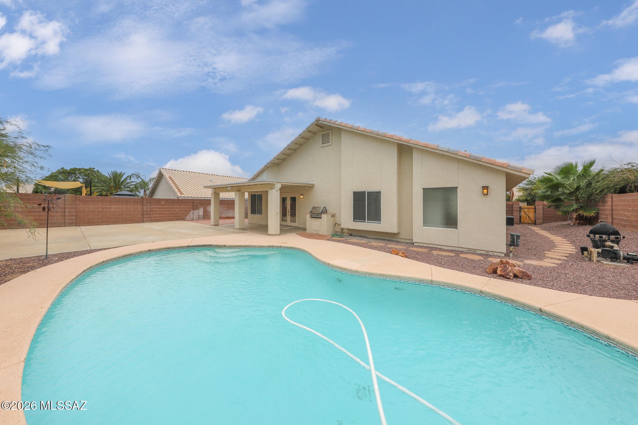 Colonias La Canada (1-82) - Residential Lease