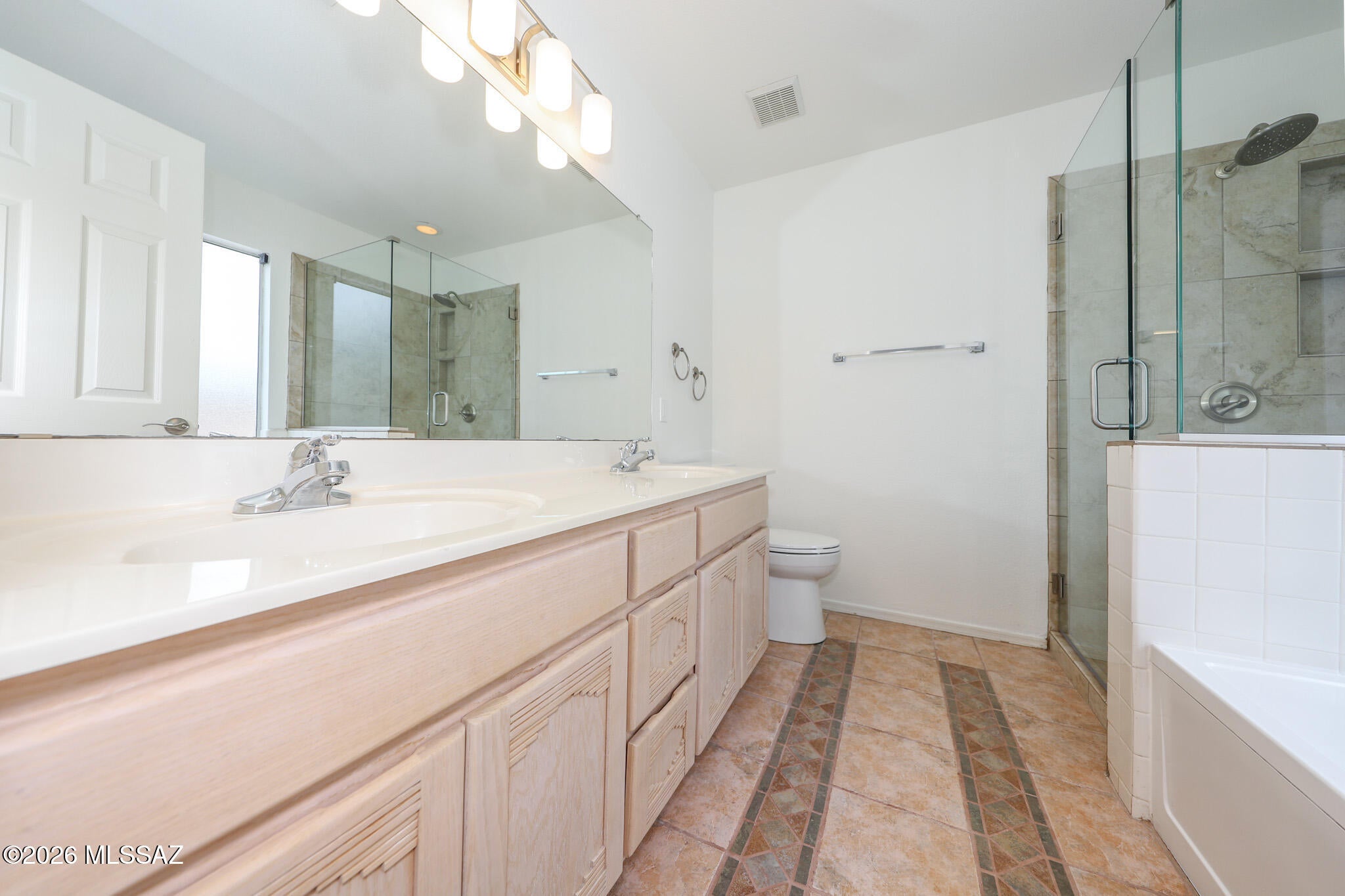 Colonias La Canada (1-82) - Residential Lease