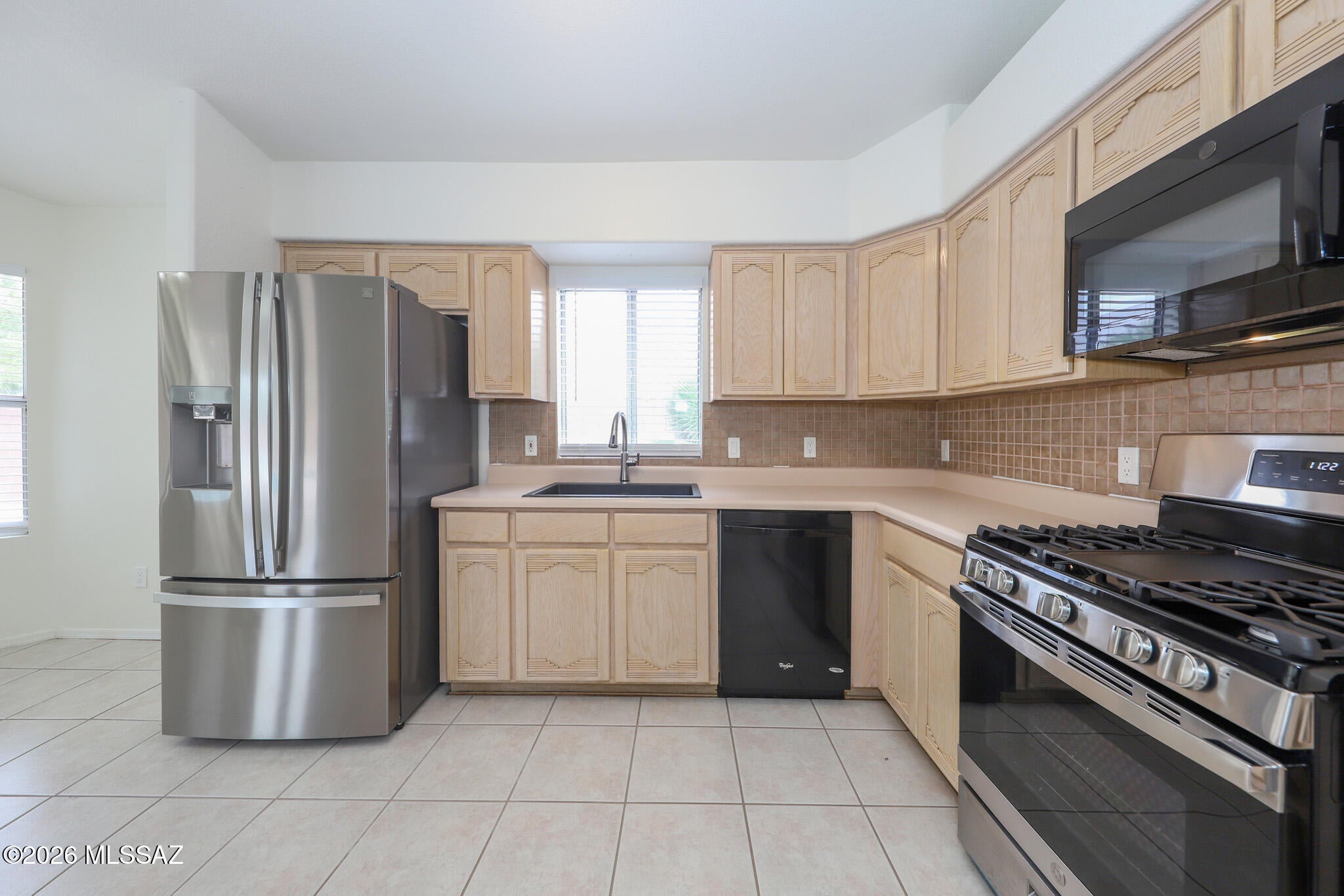 Colonias La Canada (1-82) - Residential Lease
