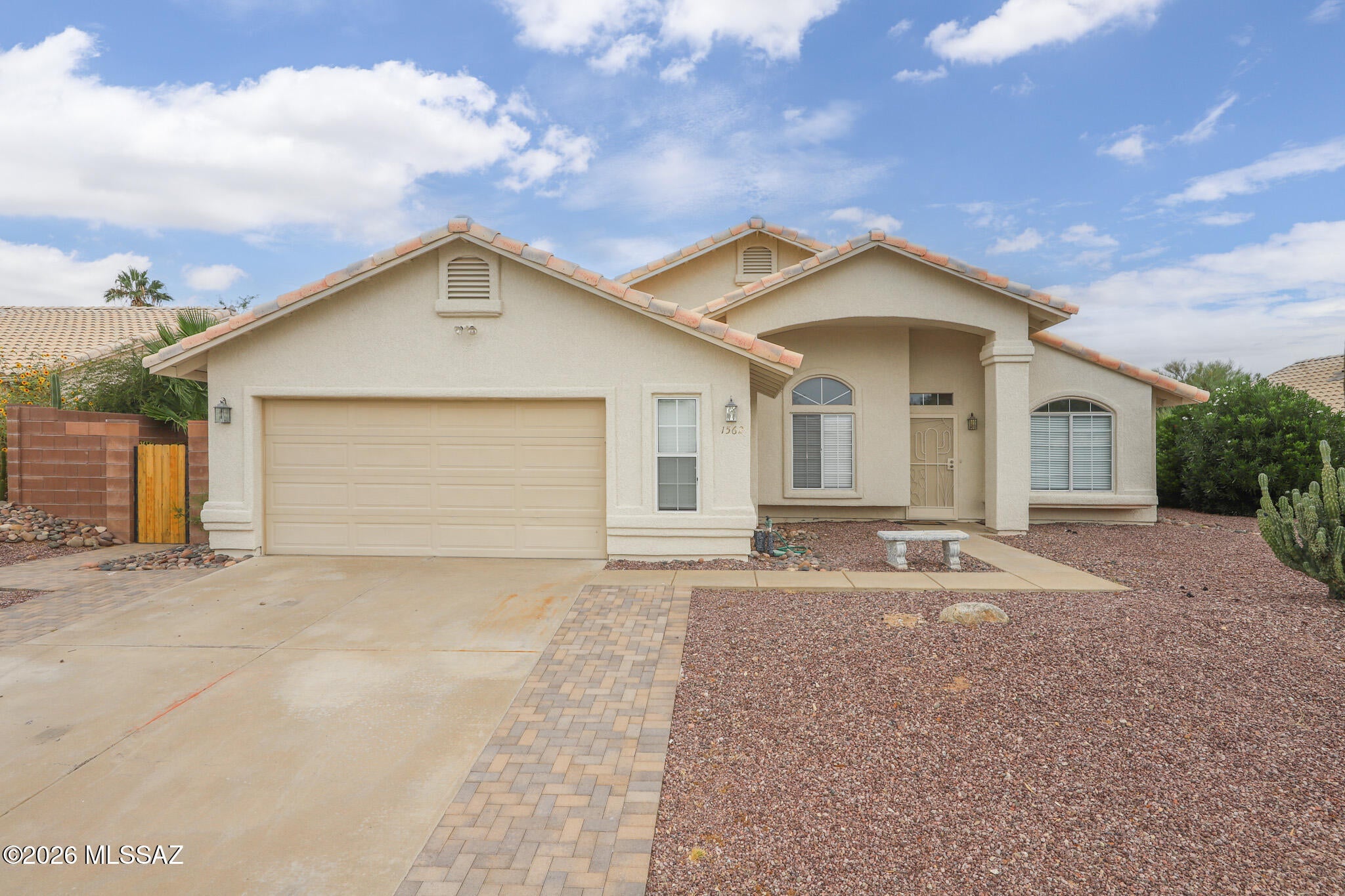 Colonias La Canada (1-82) - Residential Lease