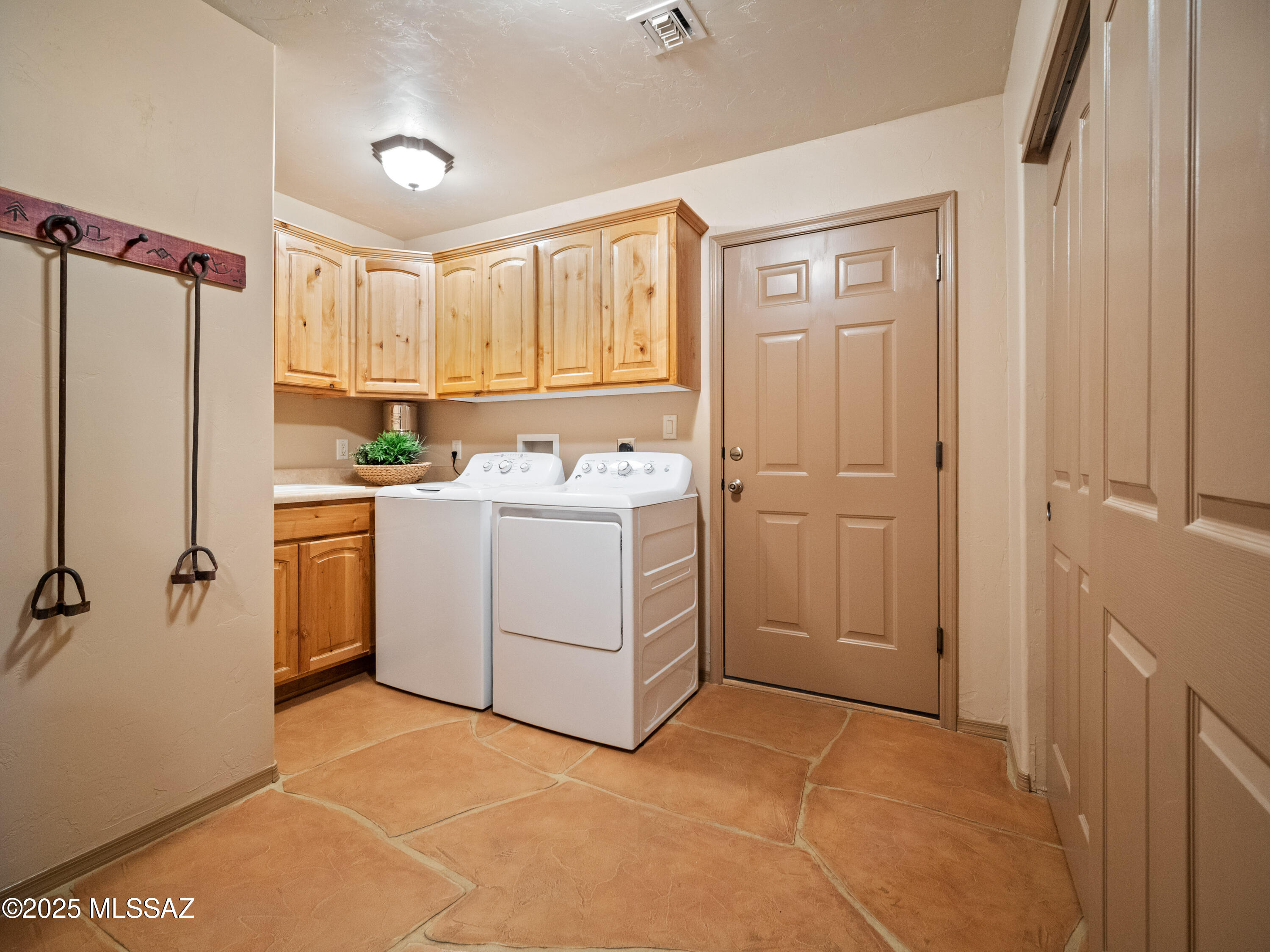 Rancho Del Cielo - Residential