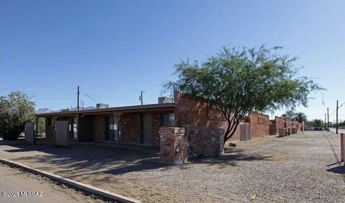 Prime location meets efficient living in this well-designed six-duplex community.
New washer and dryer.. water fee $75/monthly
