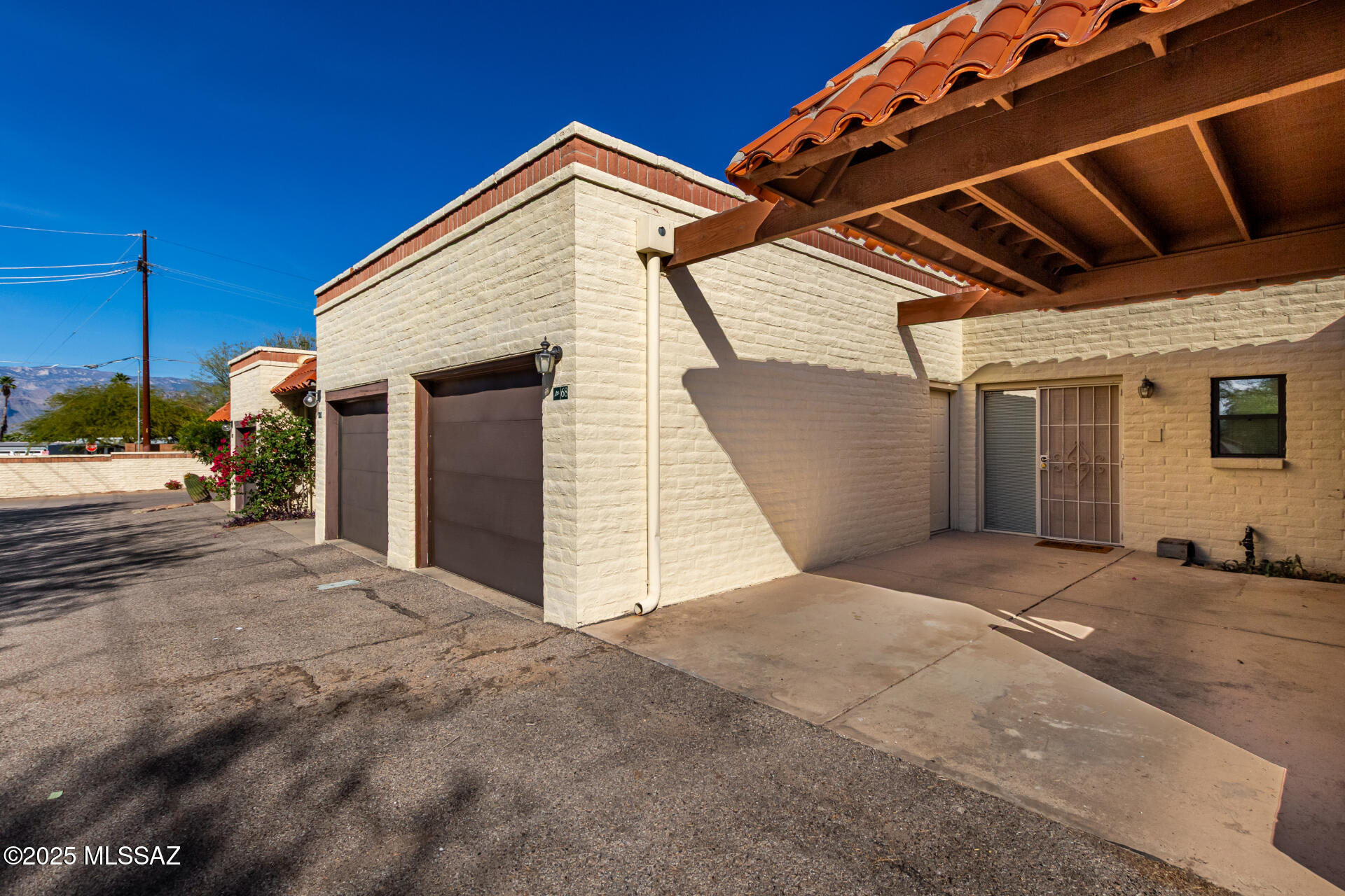 Plaza Mirador (1-28) - Residential