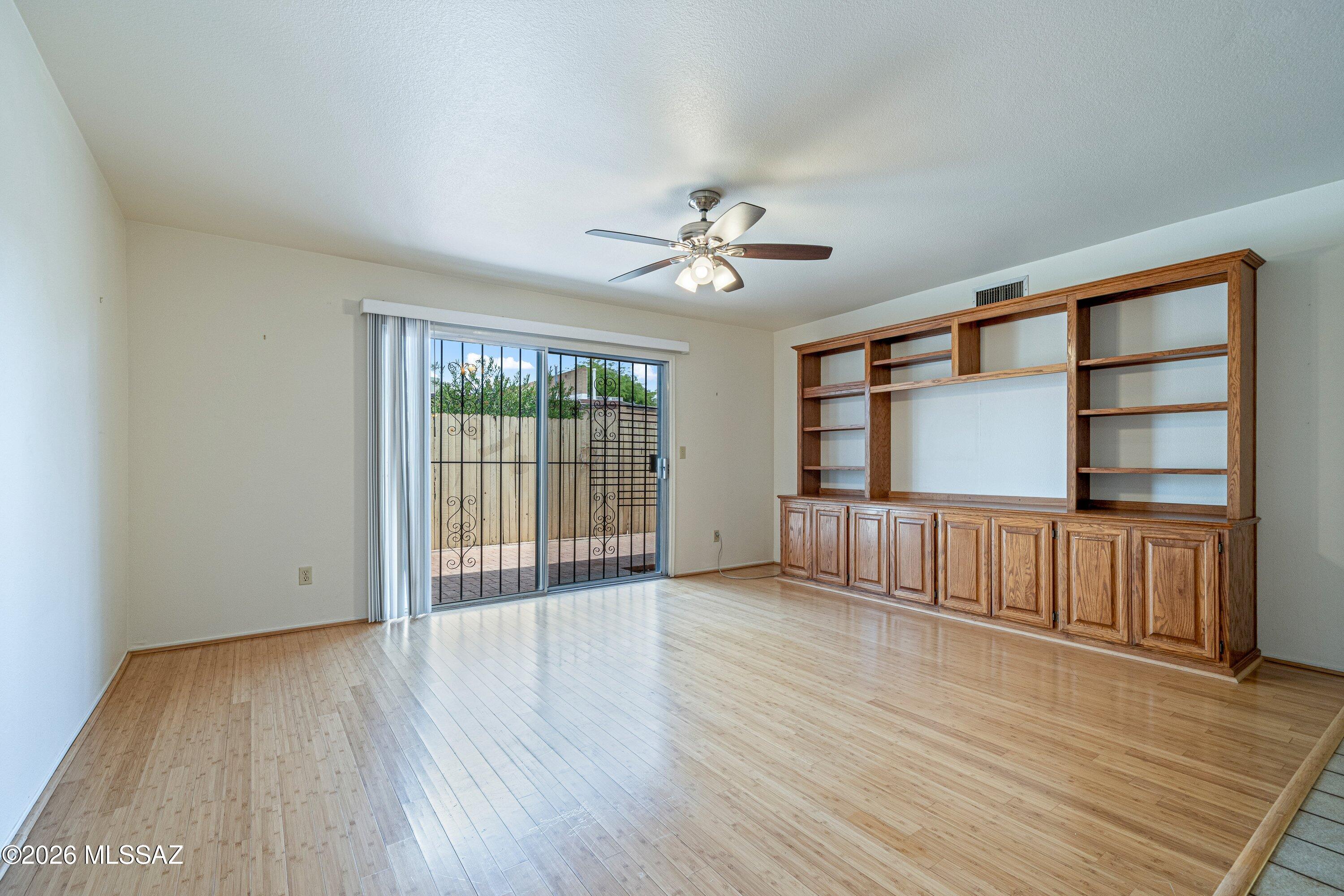 Pantano Park Townhouses - Residential