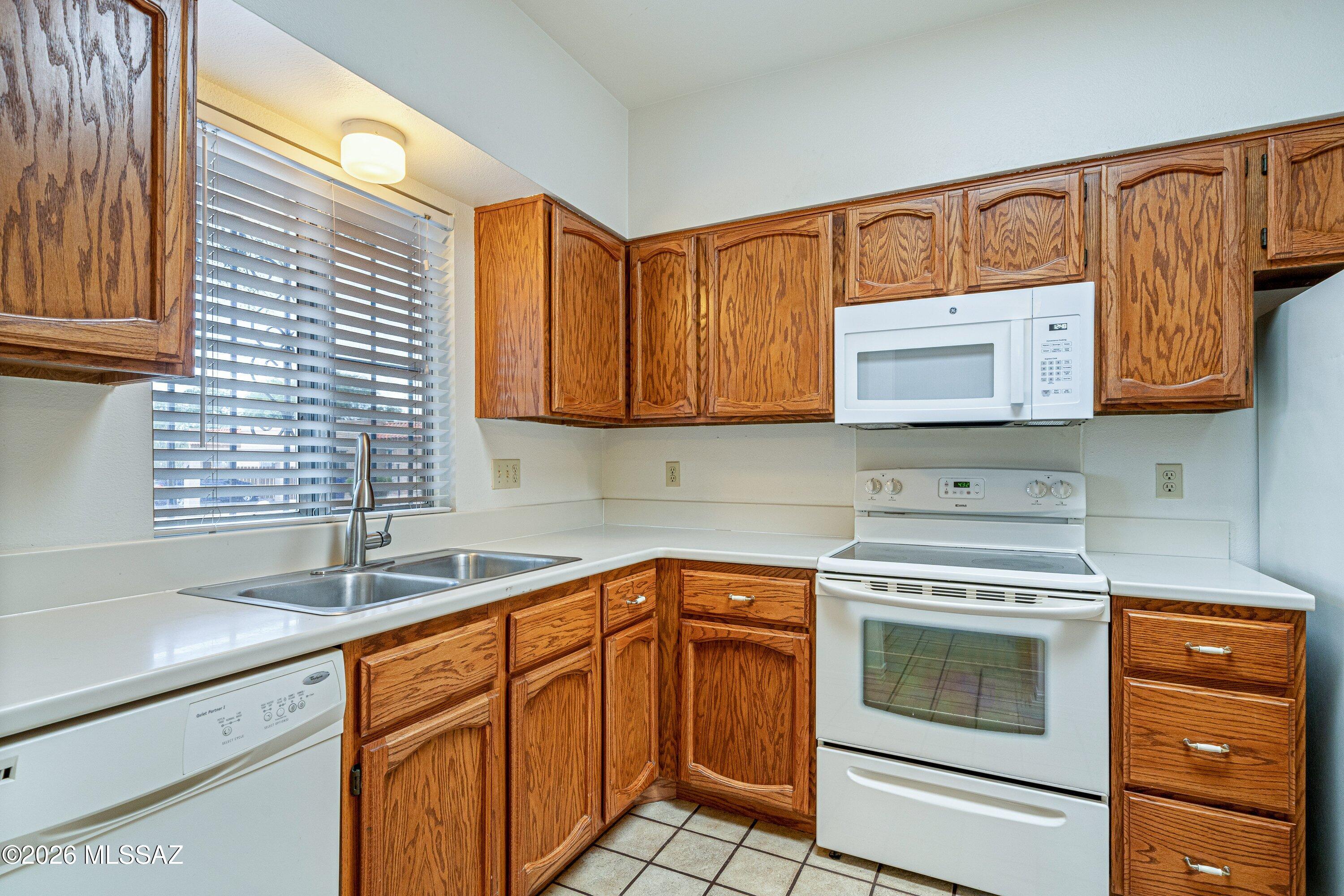 Pantano Park Townhouses - Residential
