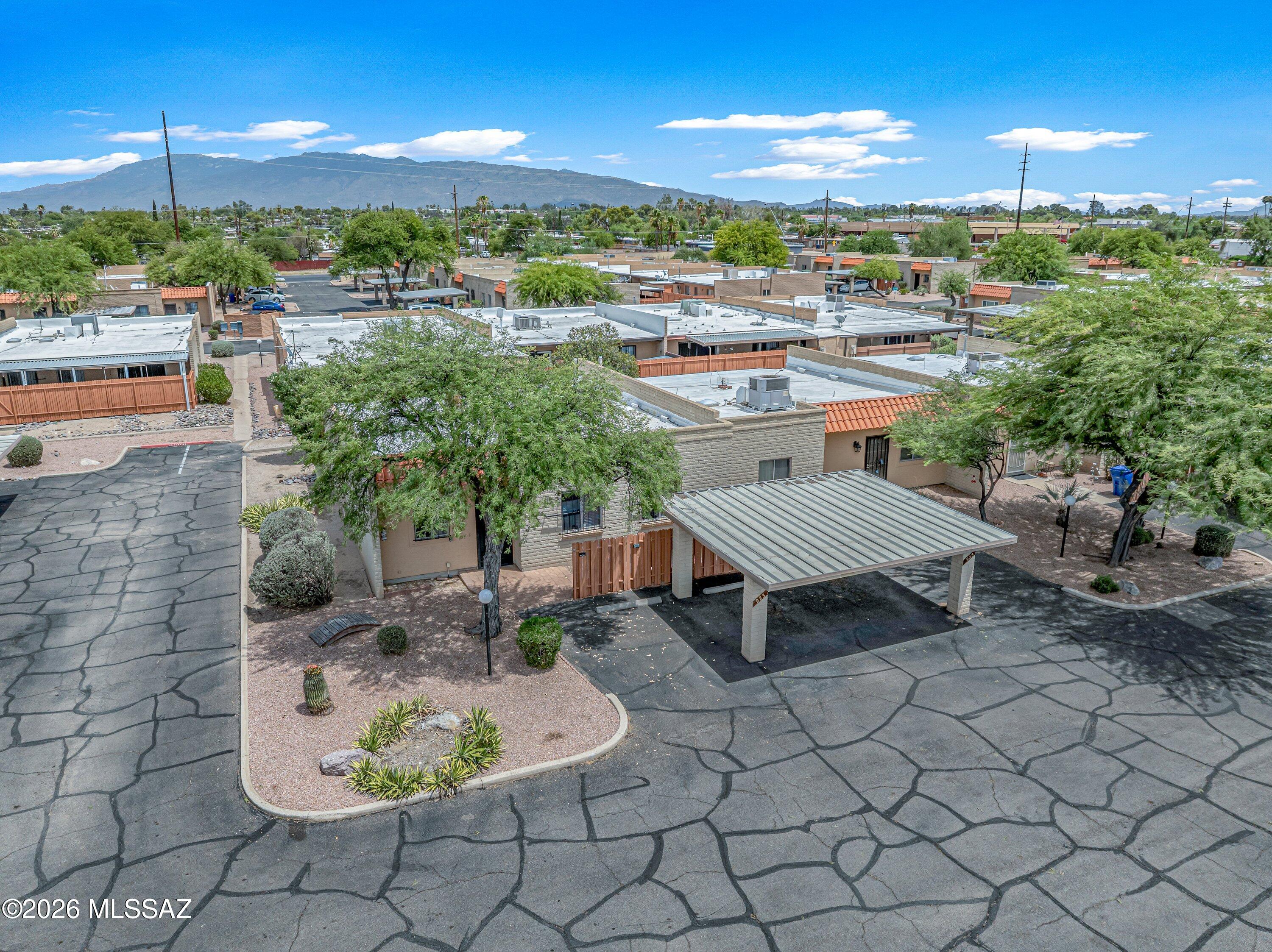 Pantano Park Townhouses - Residential