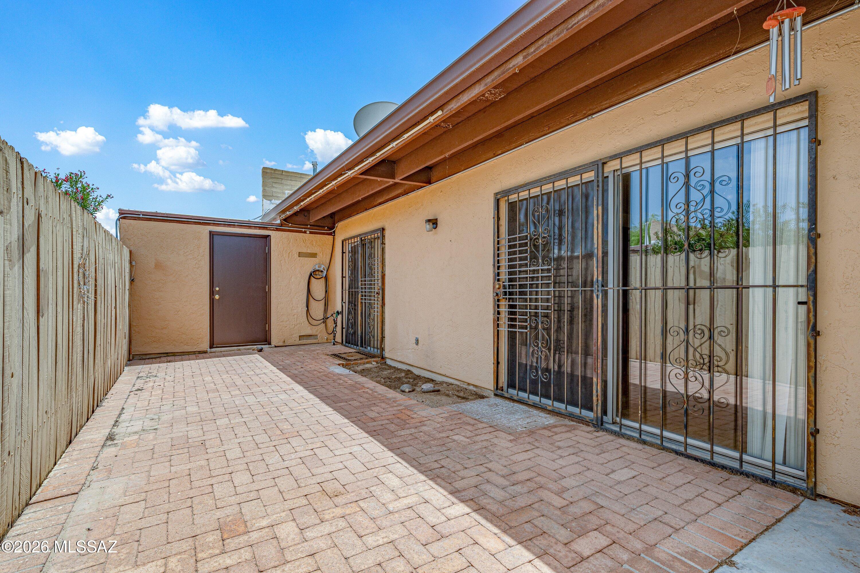 Pantano Park Townhouses - Residential