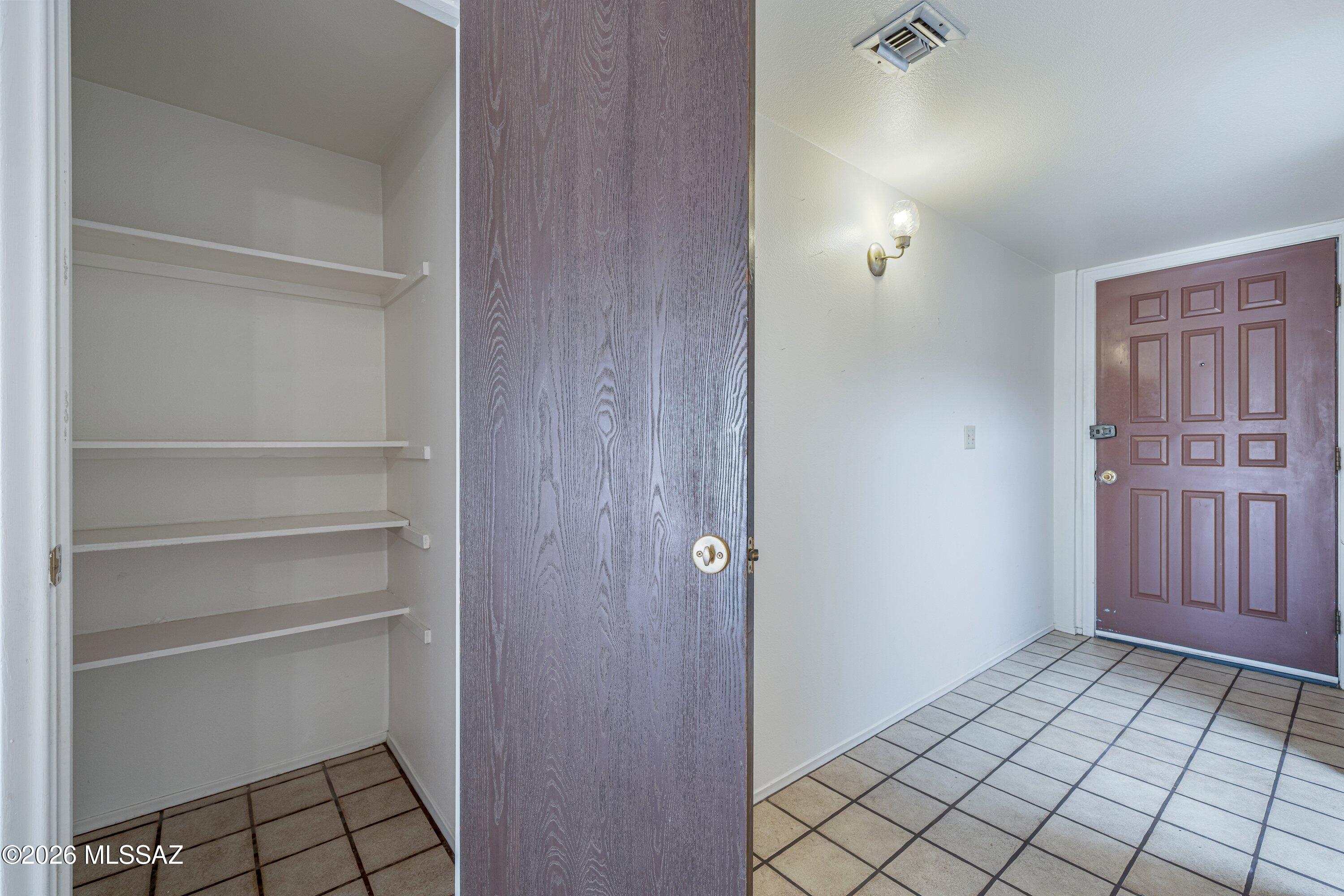 Pantano Park Townhouses - Residential