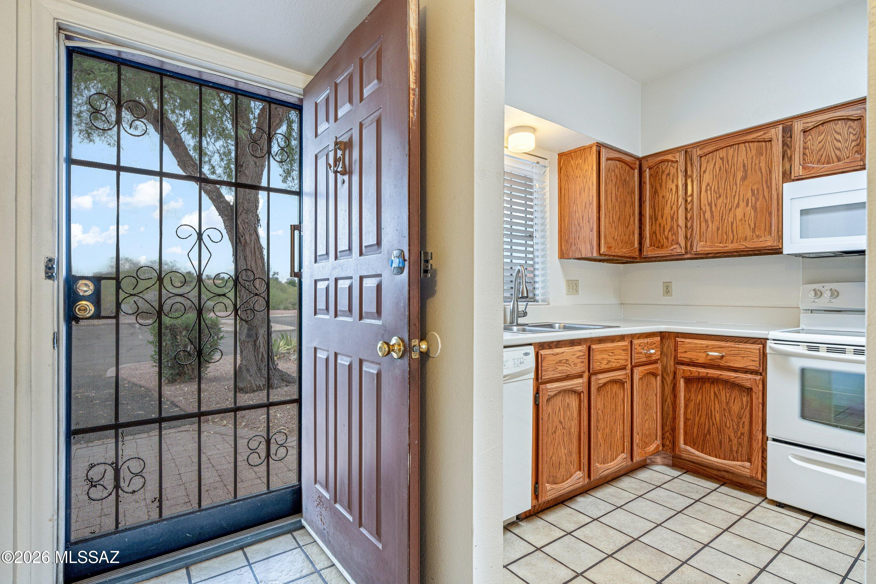 Pantano Park Townhouses - Residential