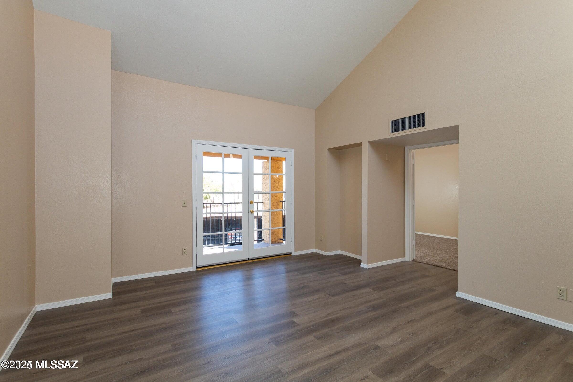 Las Casas Bellas Condo (45-53) - Residential Lease