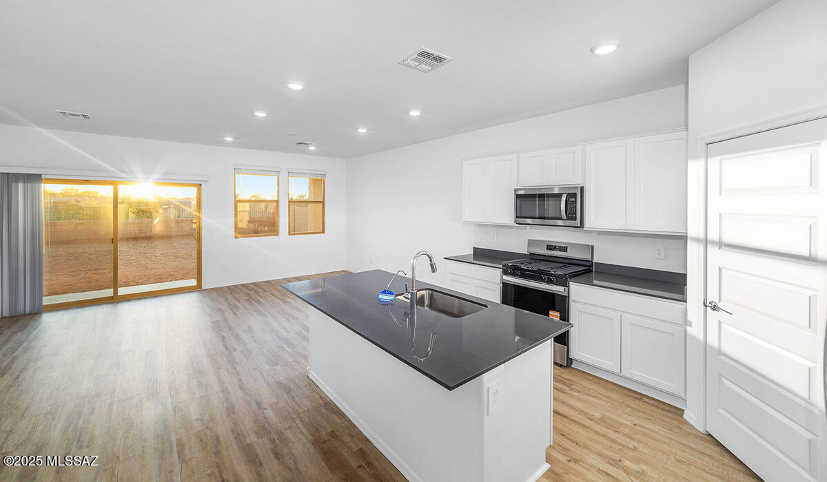 Saguaro Bloom - Residential